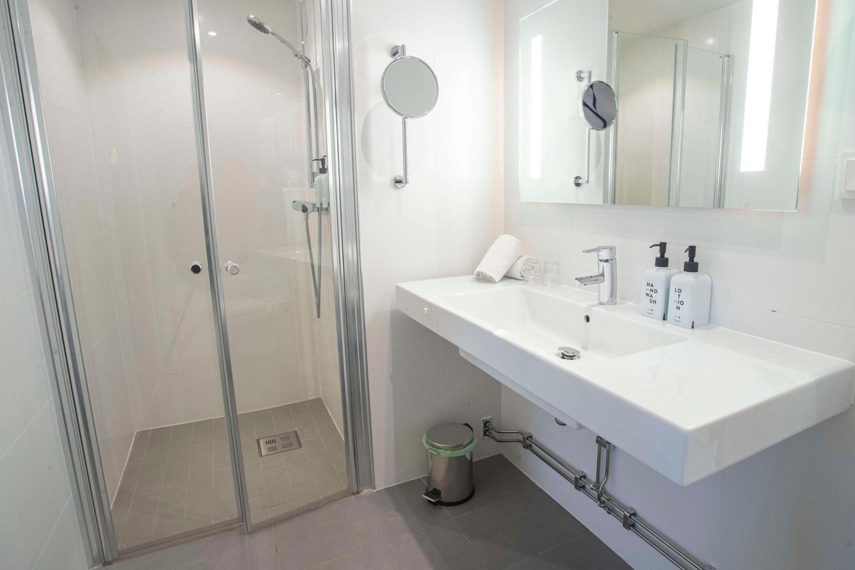 Superior Twin Room - Photo 4
