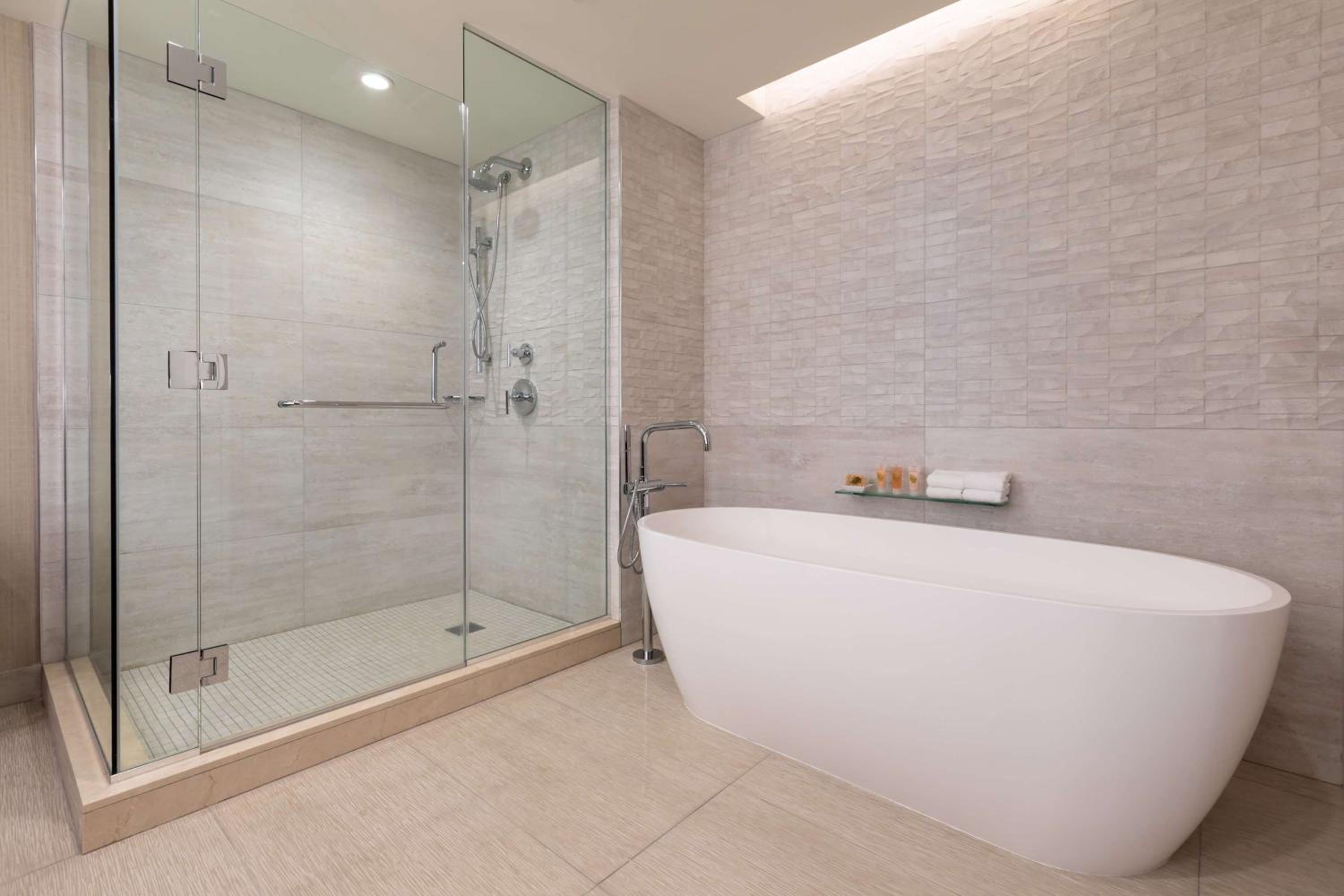 Suite with Ocean View - Photo 4