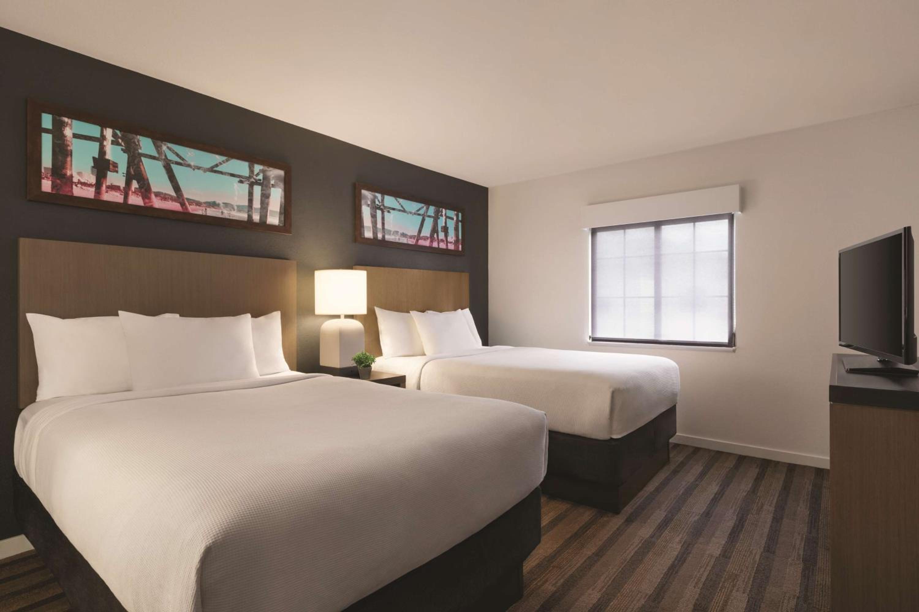 One-Bedroom Suite with Two Double Beds - Photo 1