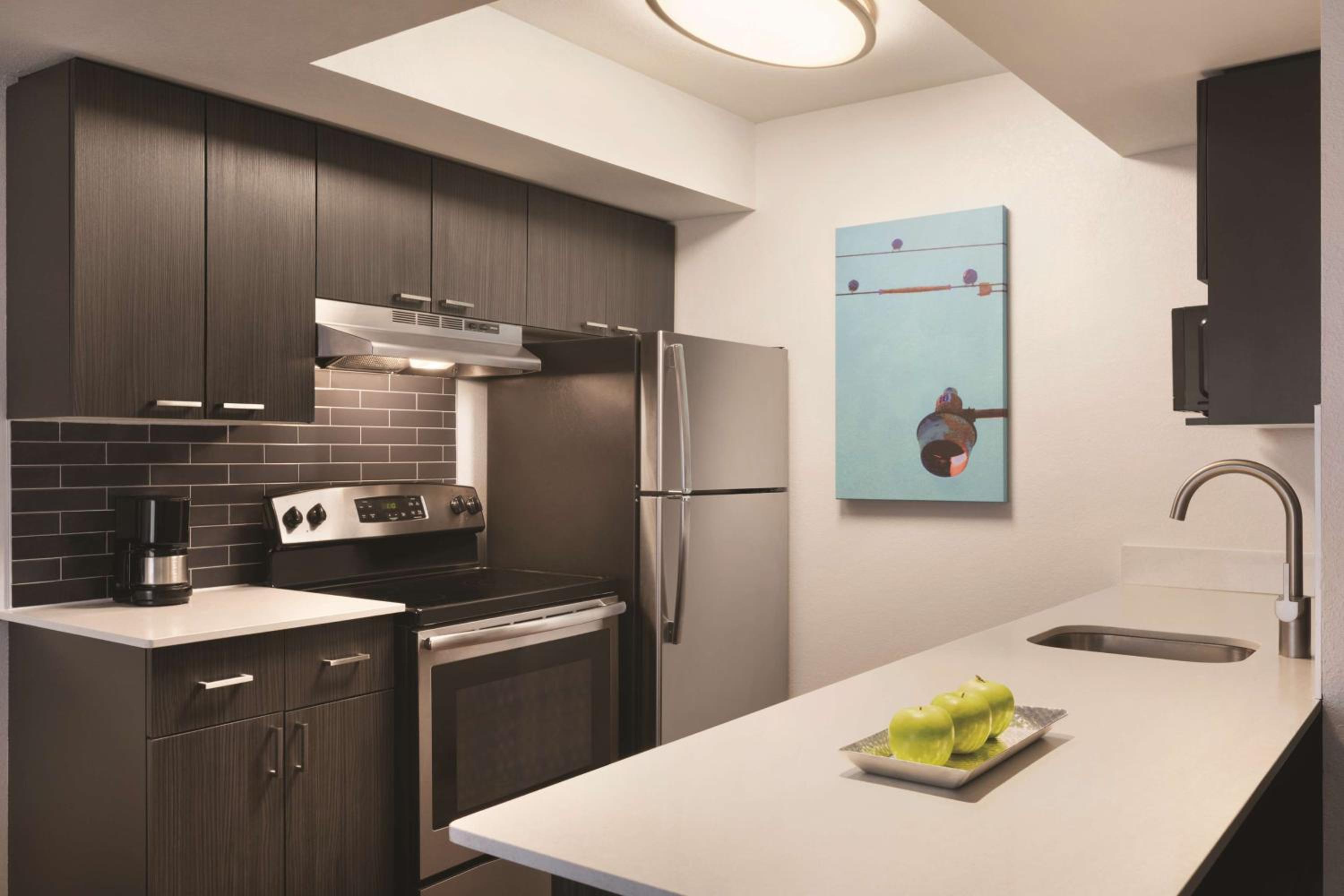 One-Bedroom King Suite - Photo 2
