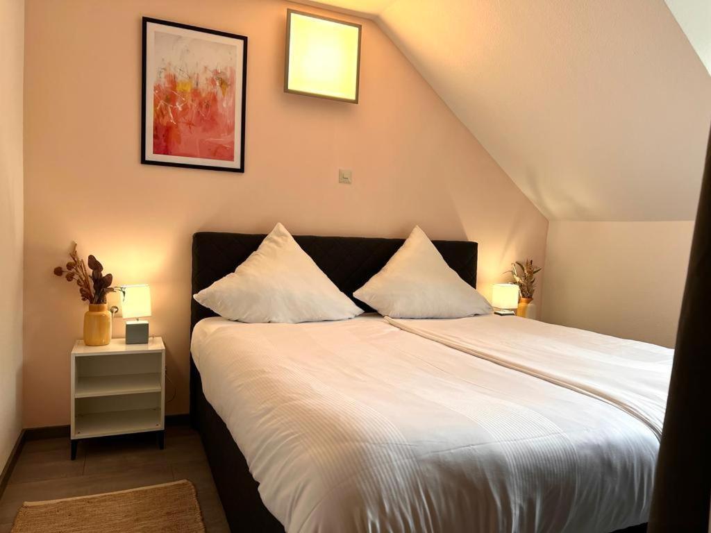 One-Bedroom Apartment - Photo 1