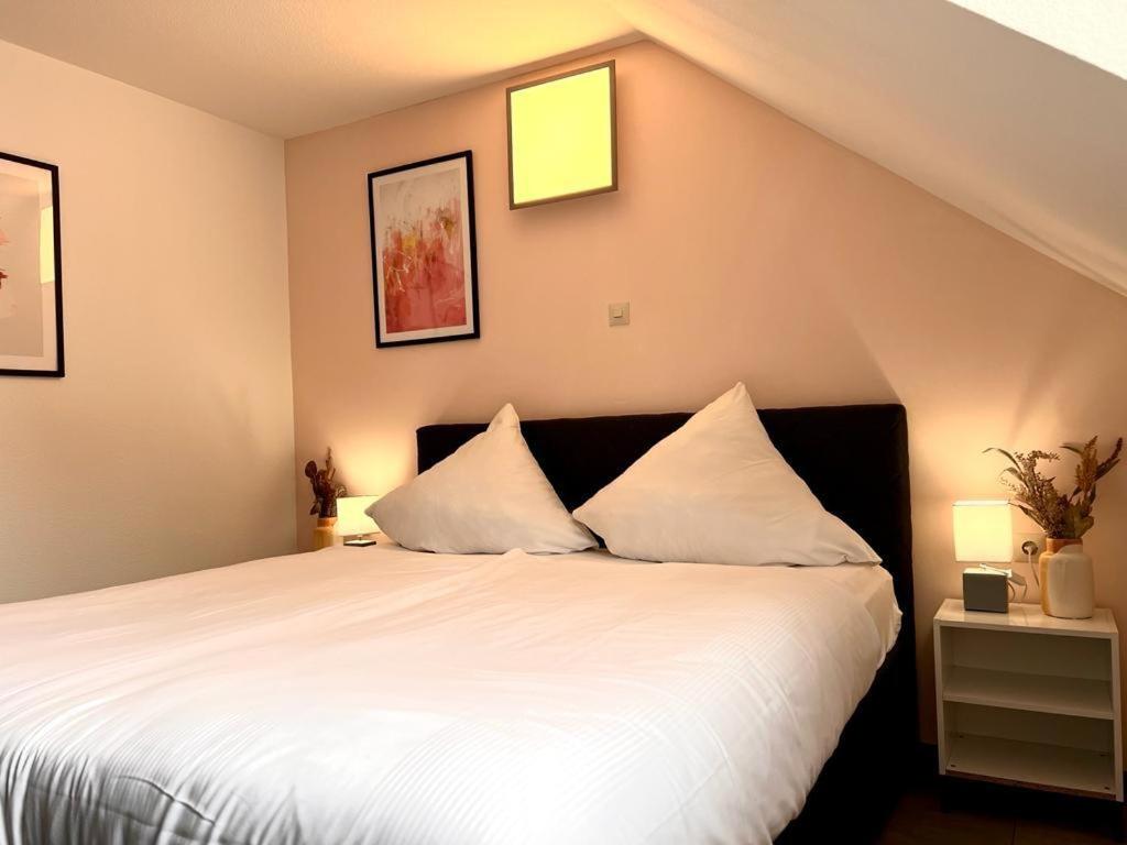 One-Bedroom Apartment - Photo 3