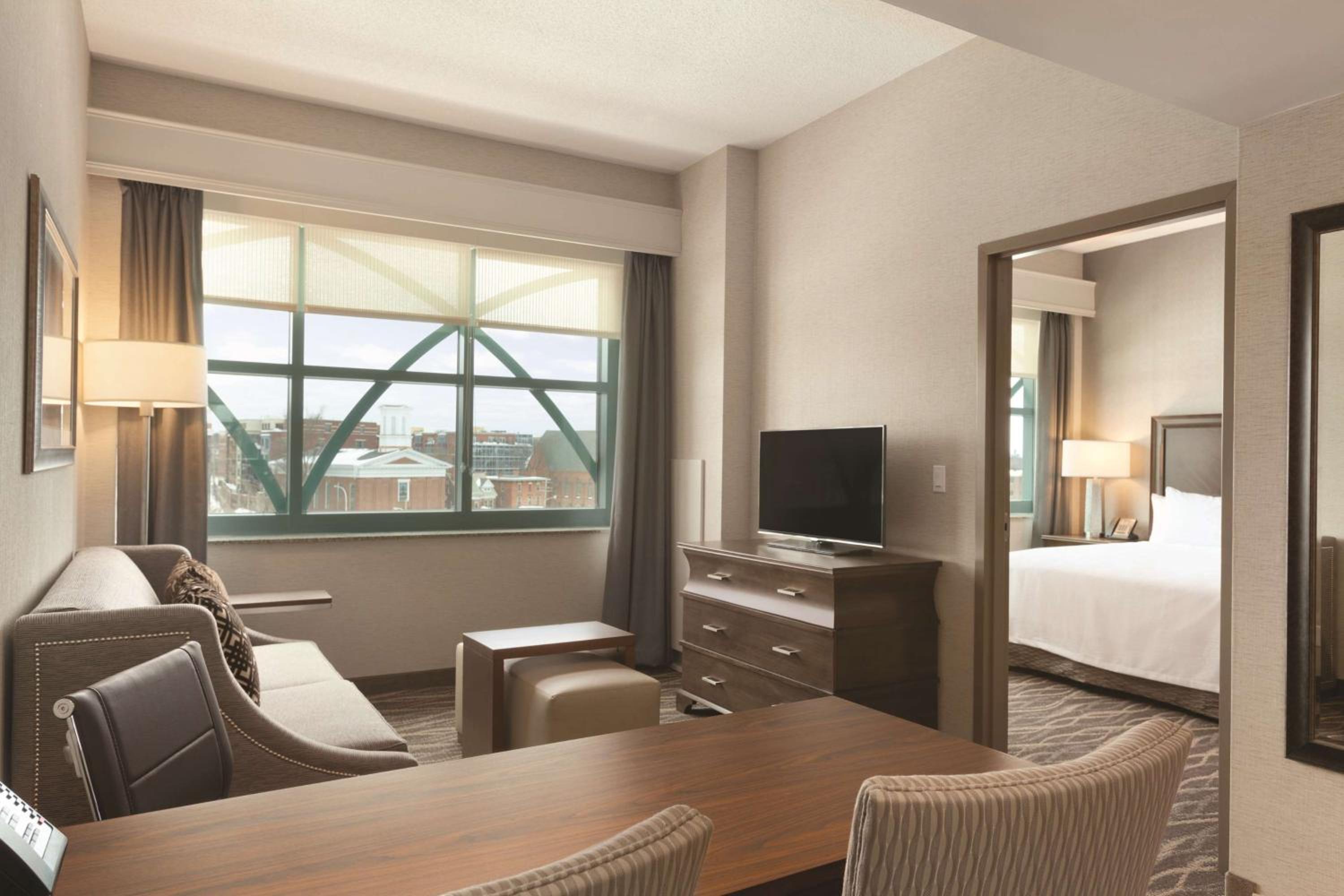 Corner King Suite
