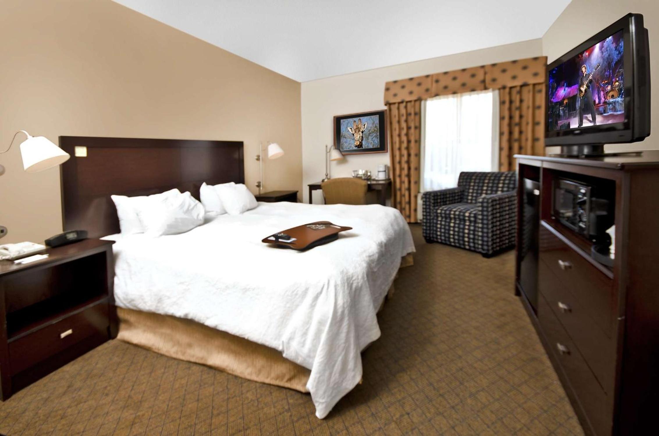 King Room with Spa Bath - Non-Smoking - Photo 2