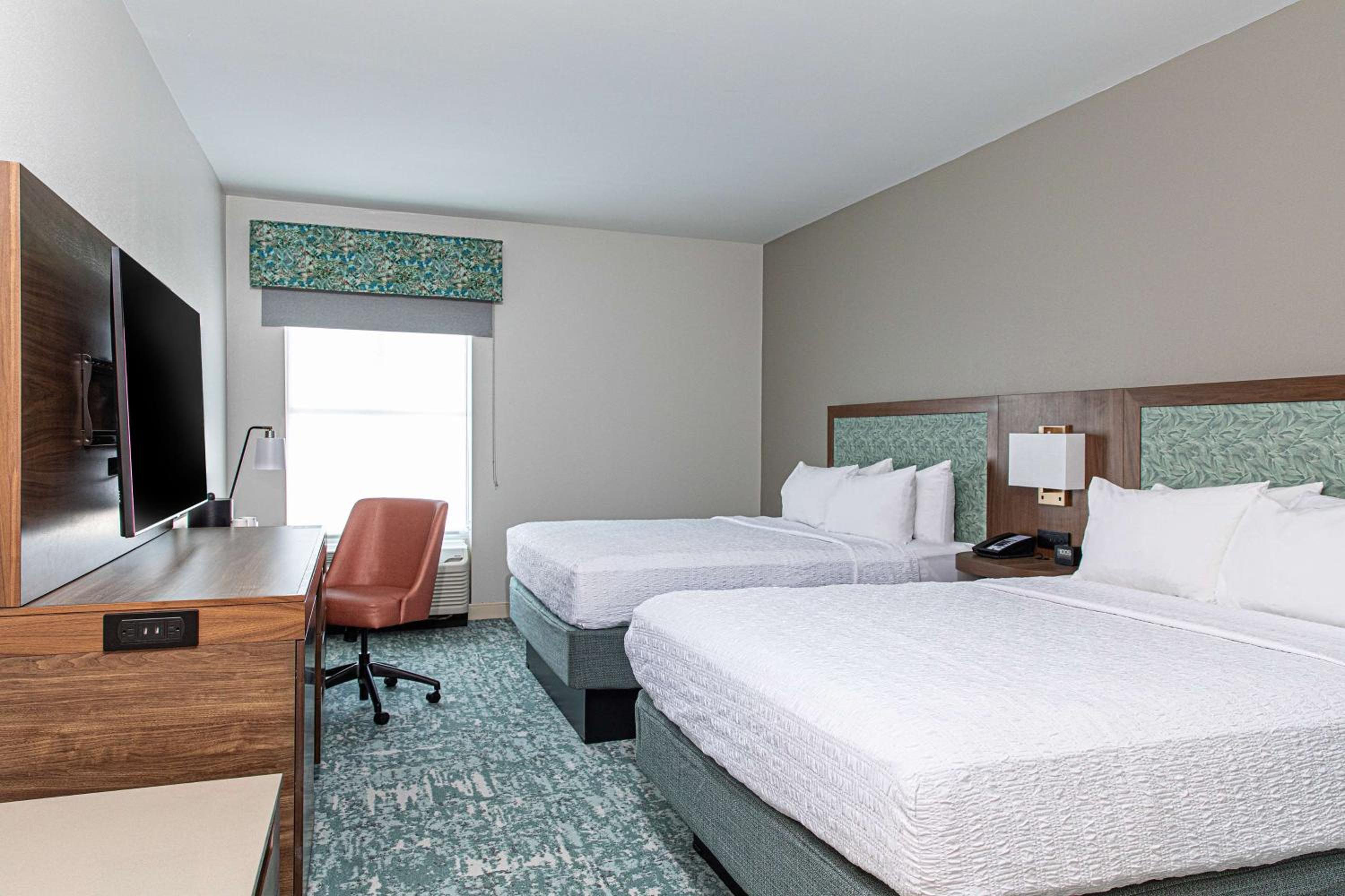 Queen Room with Two Queen Beds - Photo 1