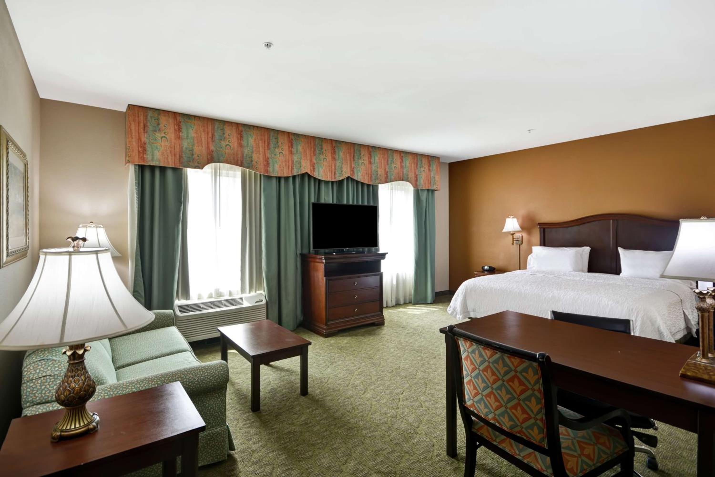 Executive King Room With Sofa Bed - Non-Smoking photo 1
