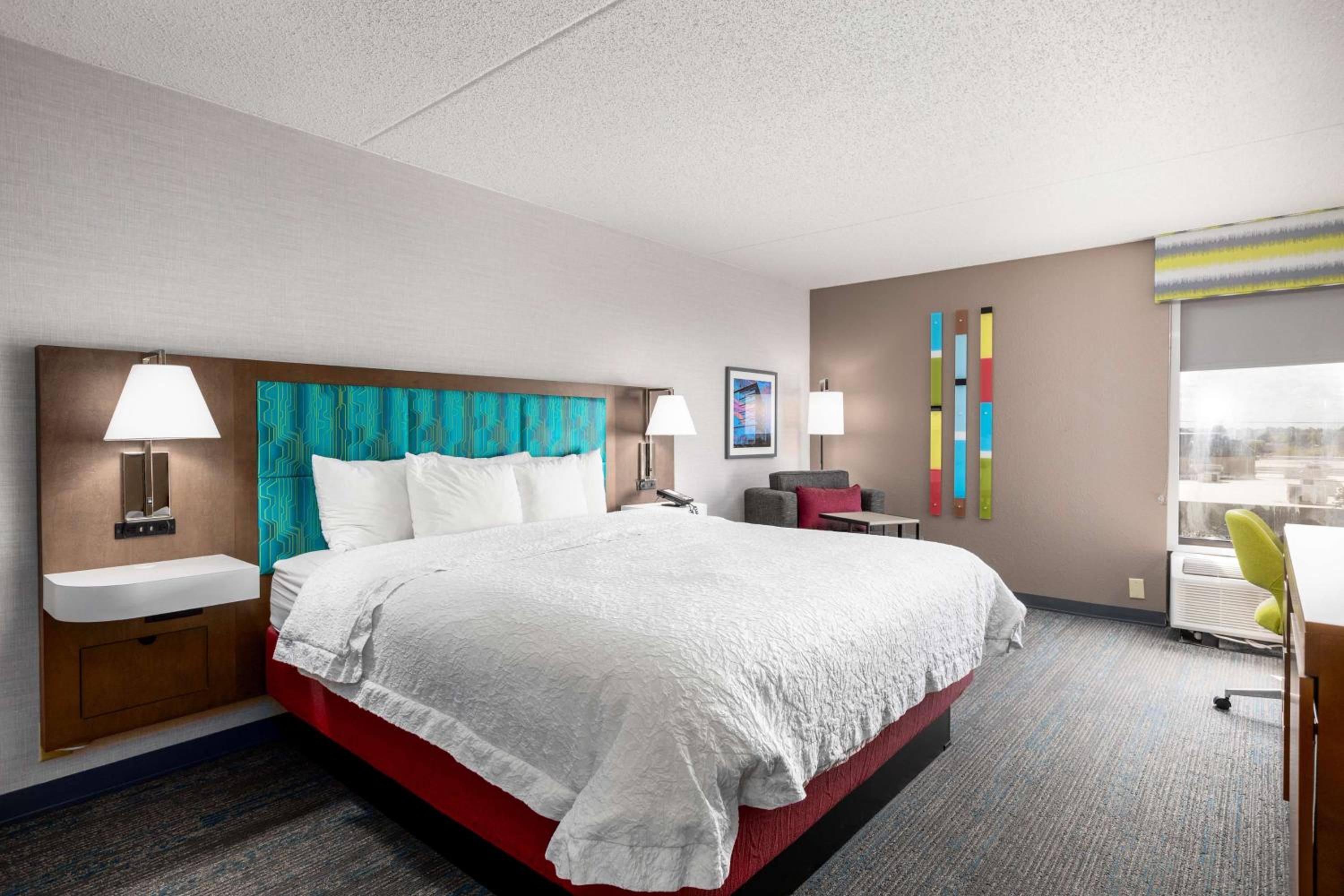 King Room - Non-Smoking - Photo 1