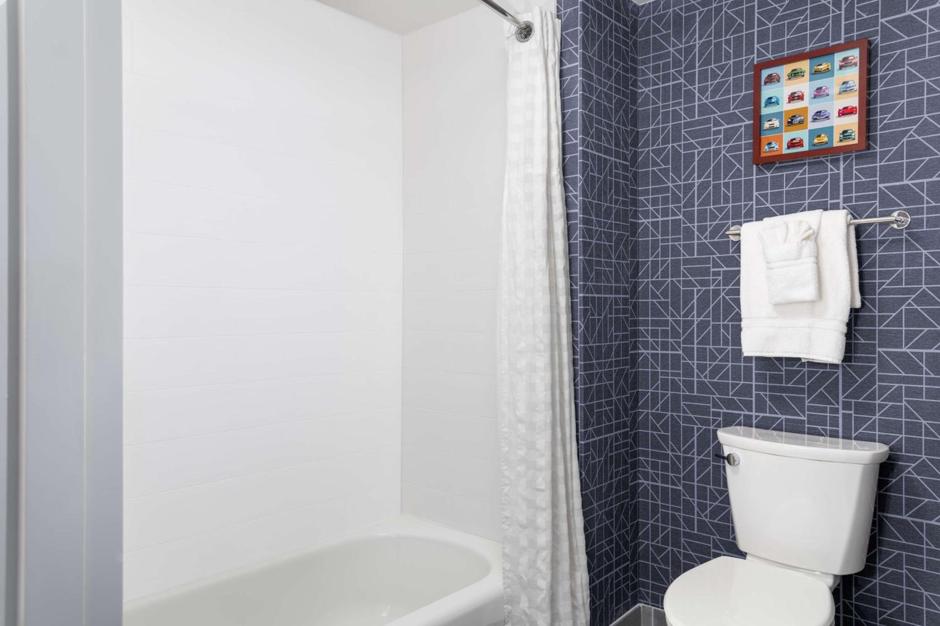 One-Bedroom King Suite - Non-Smoking - Photo 6