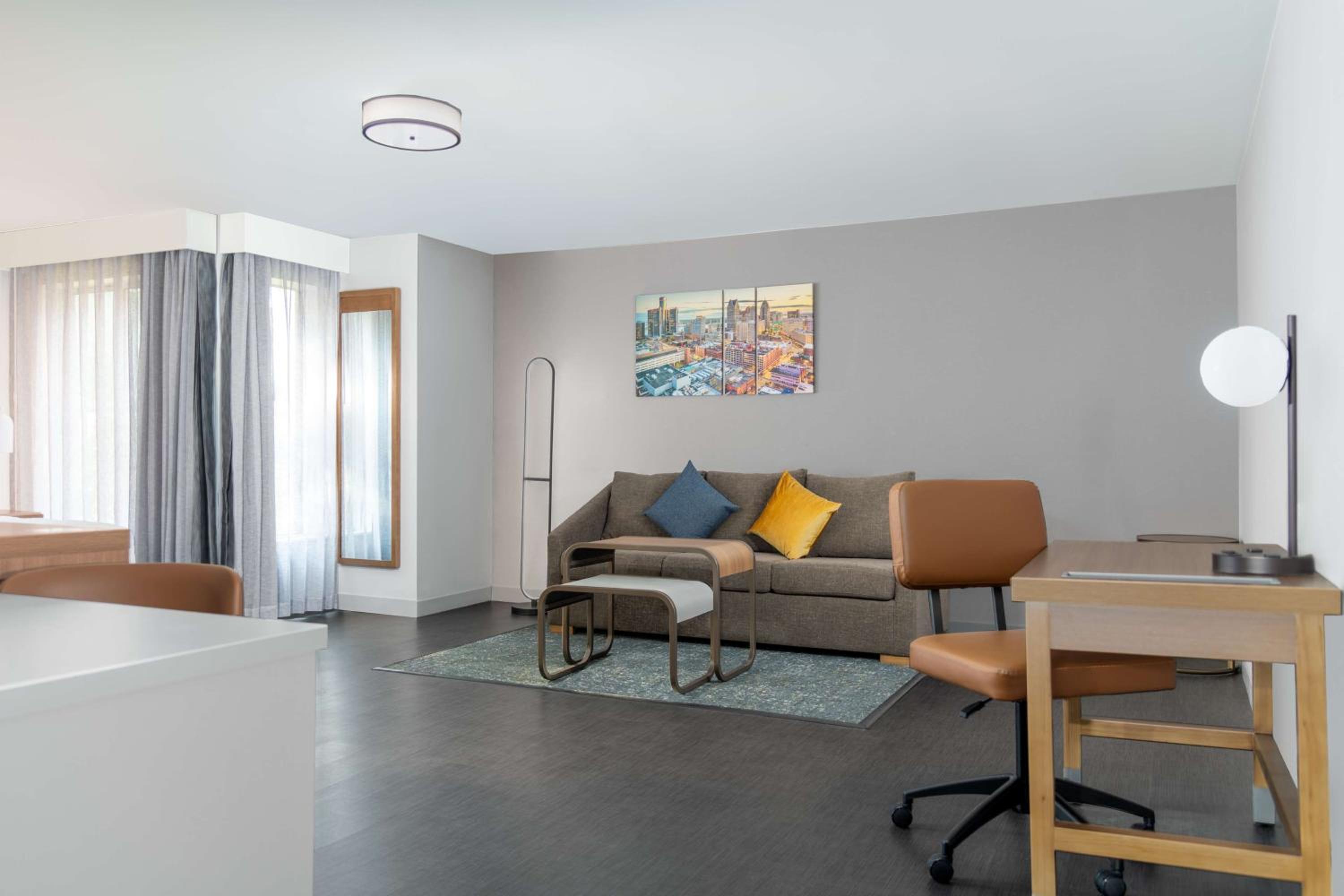 Premium King Studio Suite - Non-Smoking - Photo 1