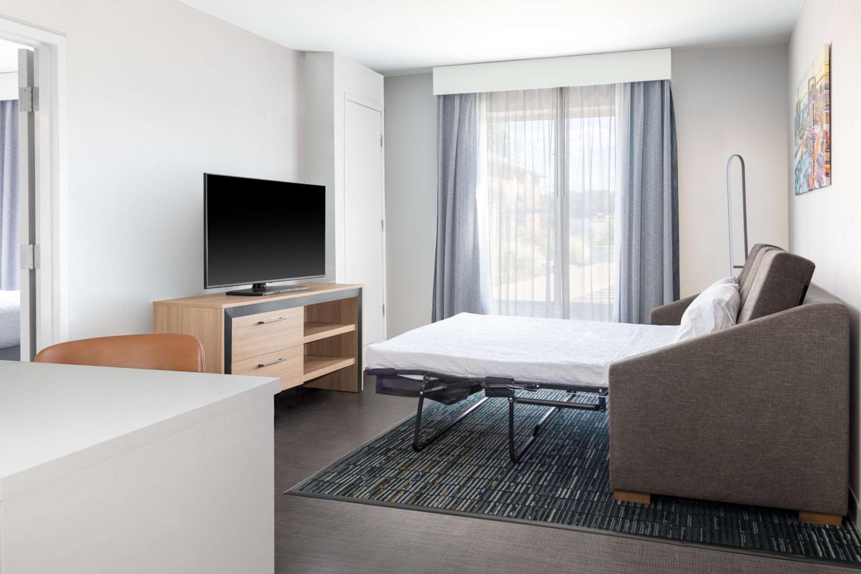 One-Bedroom King Suite - Non-Smoking - Photo 2