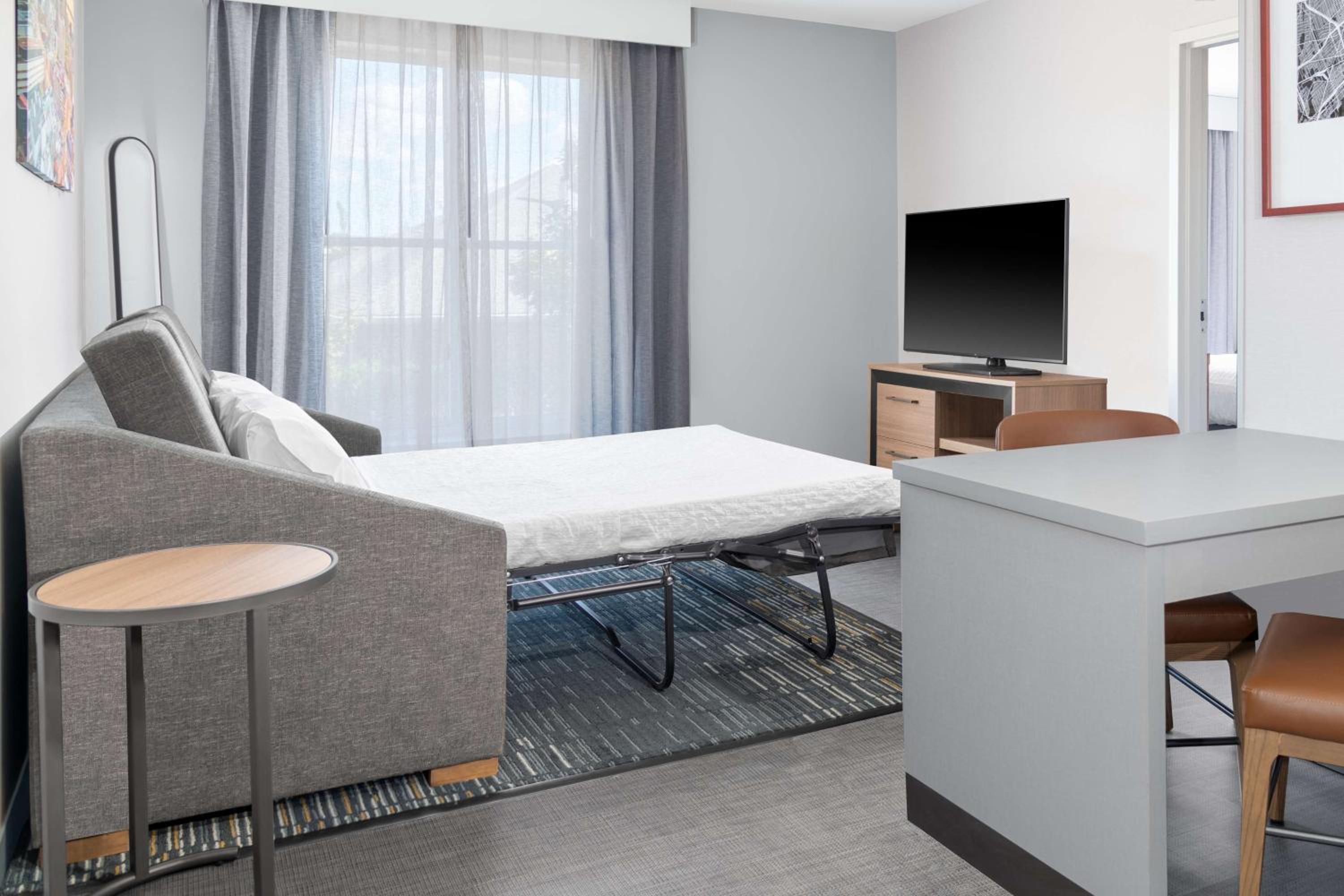 Two-Bedroom Suite with Tub - Mobility Access/Non-Smoking - Photo 1