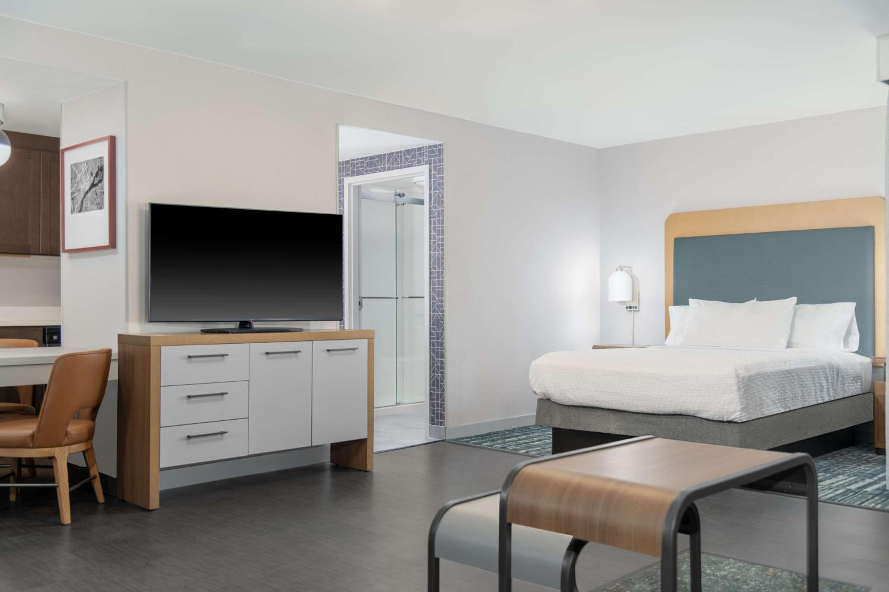 Premium King Studio Suite - Non-Smoking - Photo 5