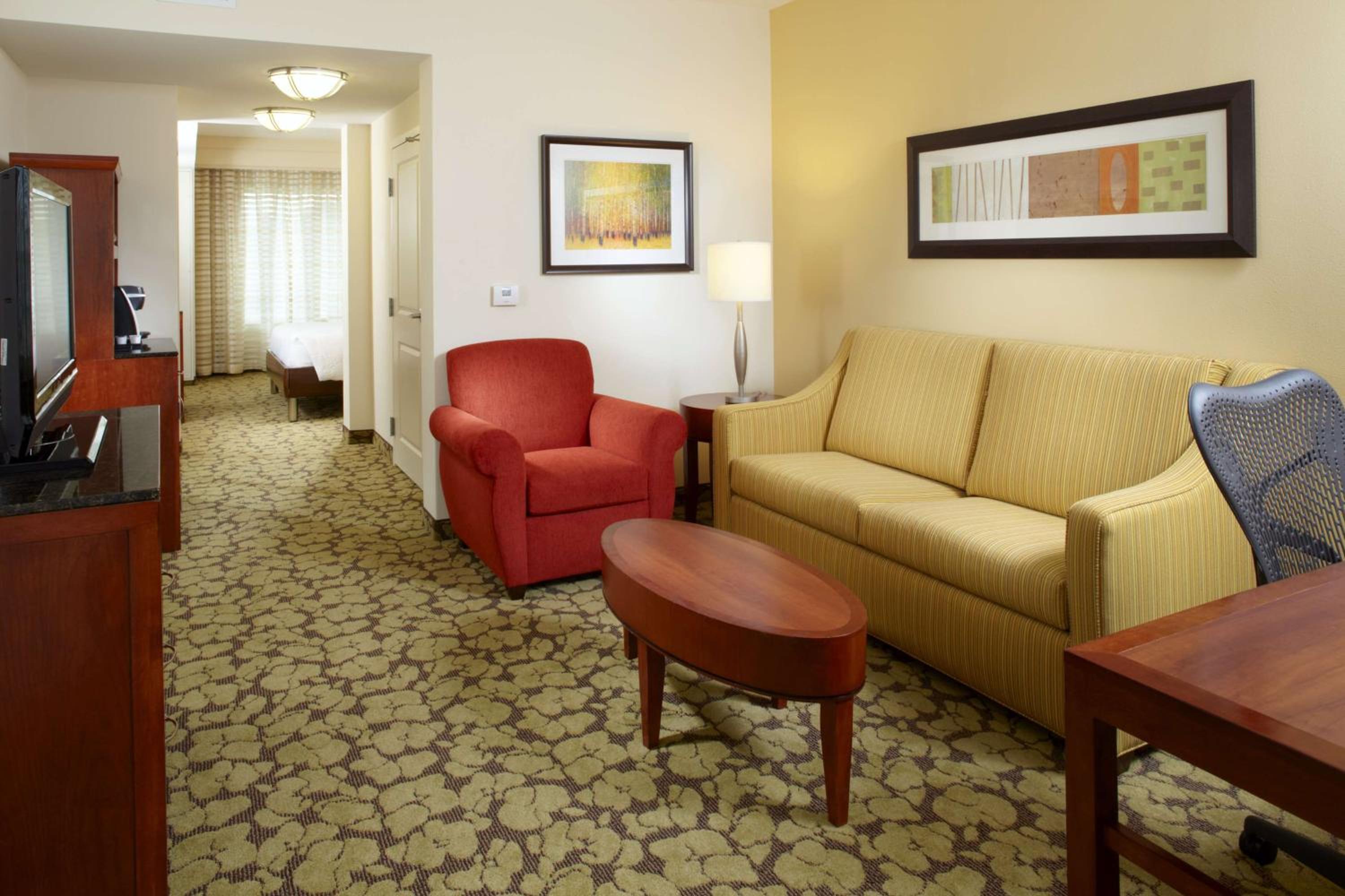 Junior King Suite With Seating Area