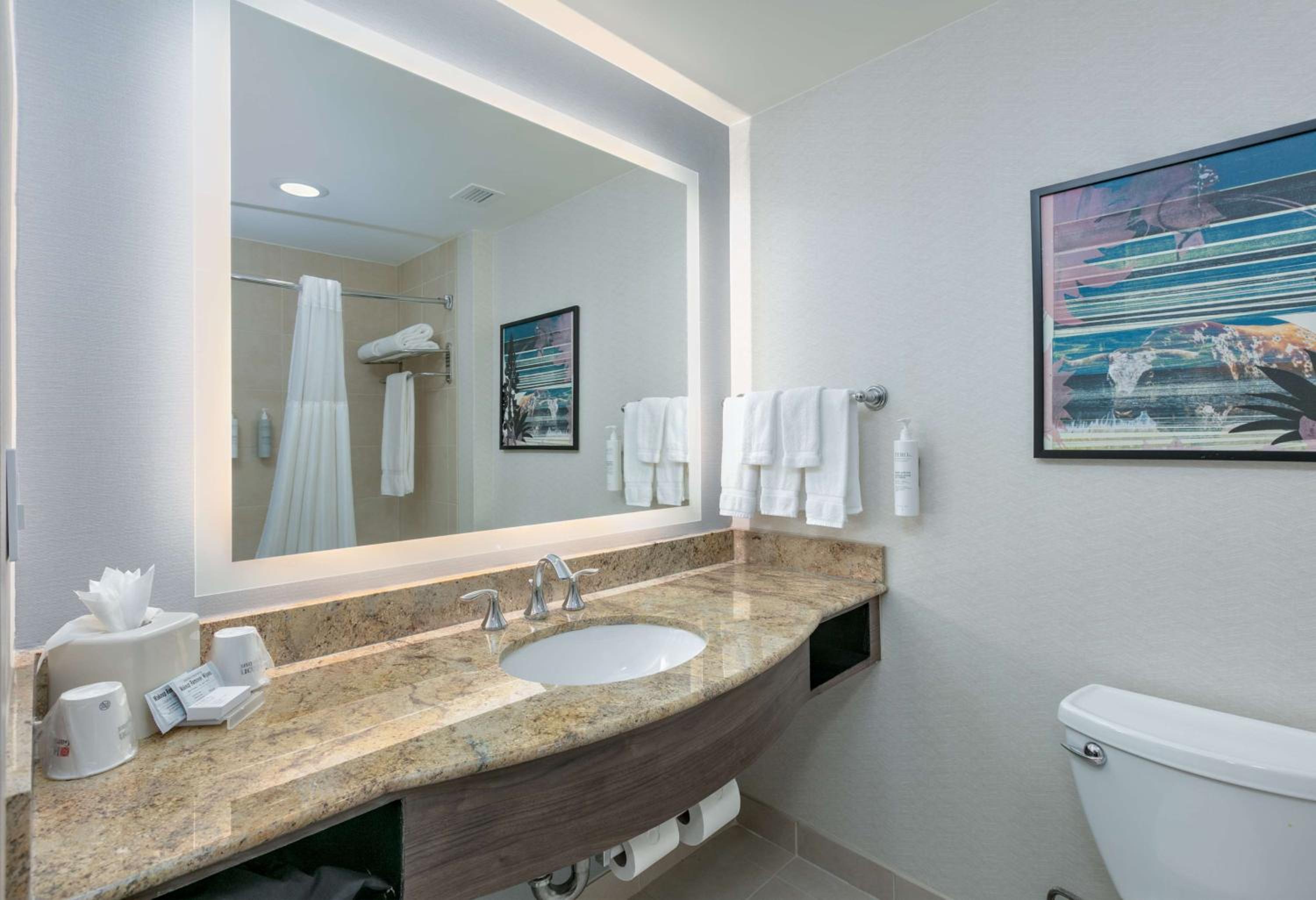 Queen Room with Two Queen Beds - Hearing Disability Access/Non-Smoking - Photo 13