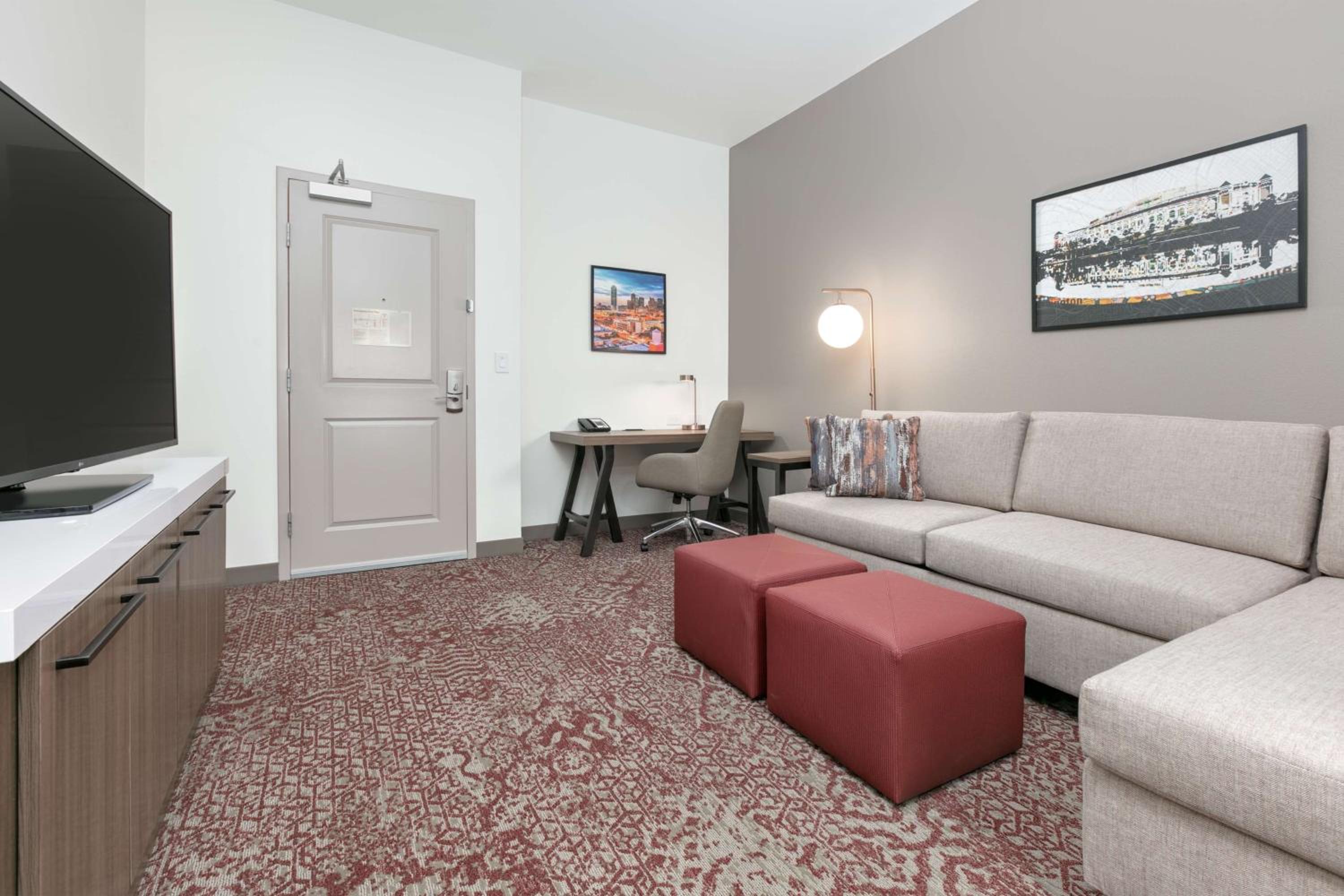 Junior King Suite with Seating Area - Photo 3