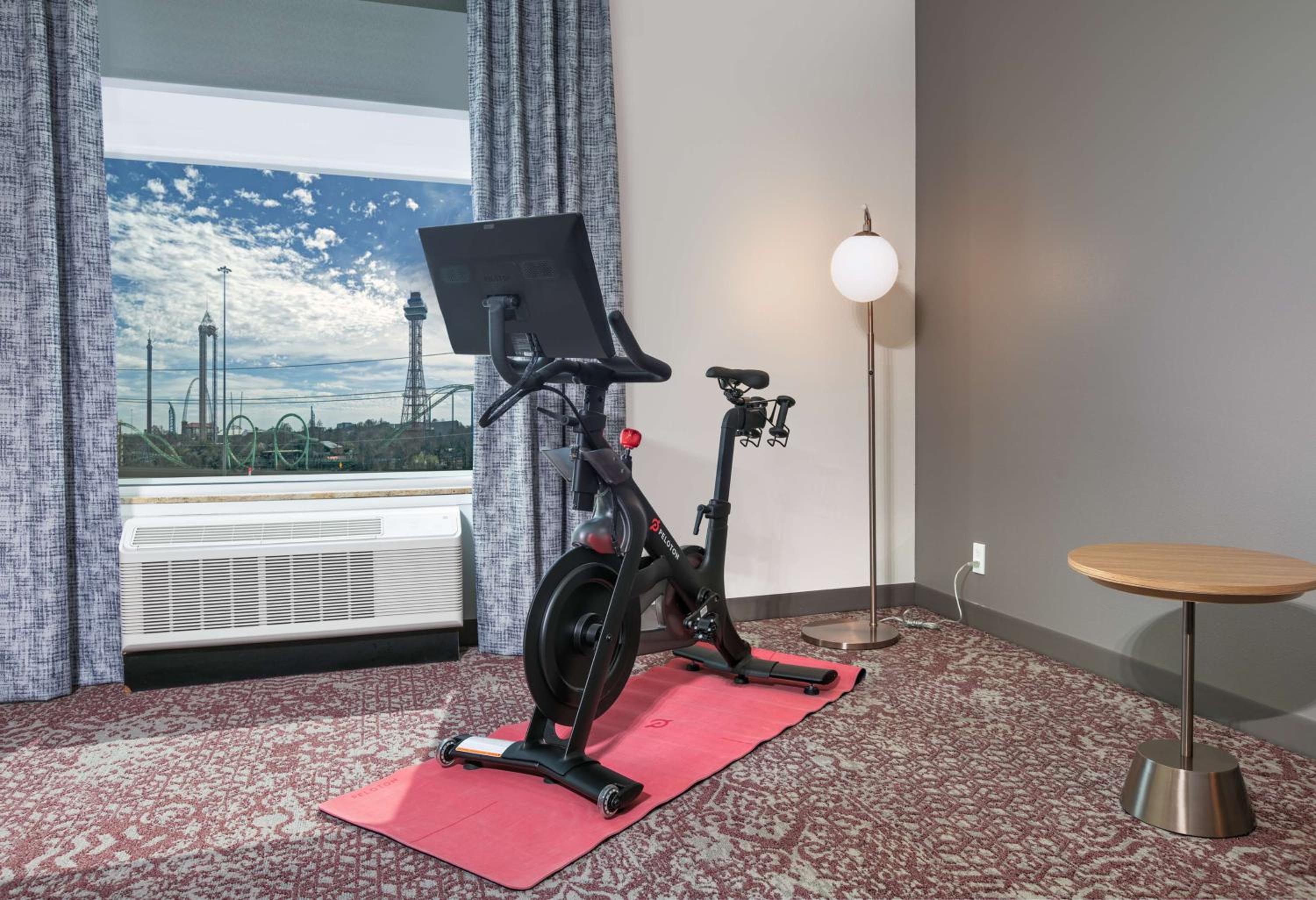King Room with High Floor View and Peloton  - Photo 7