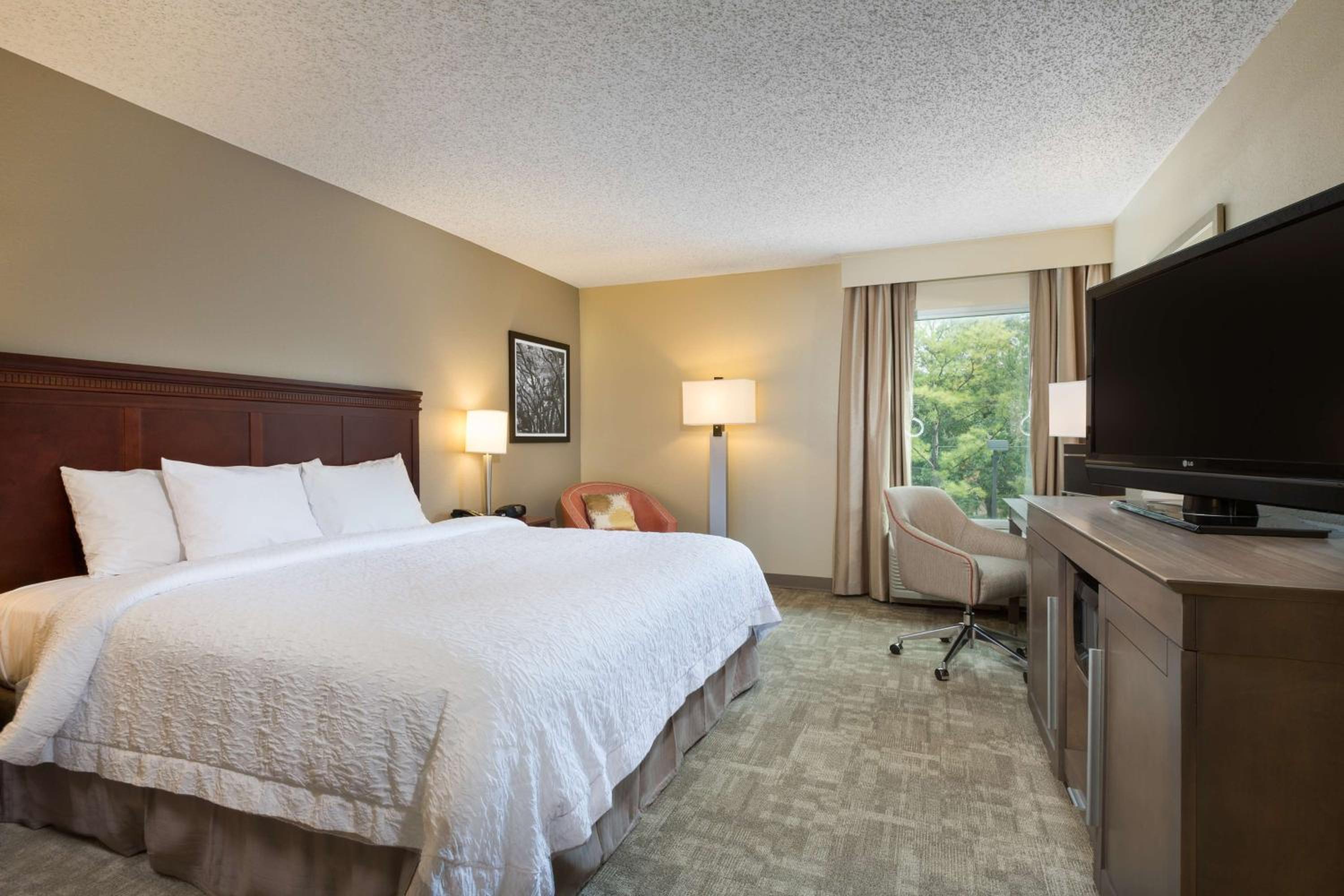 King Room - Mobility Access/Non-Smoking - Photo 1