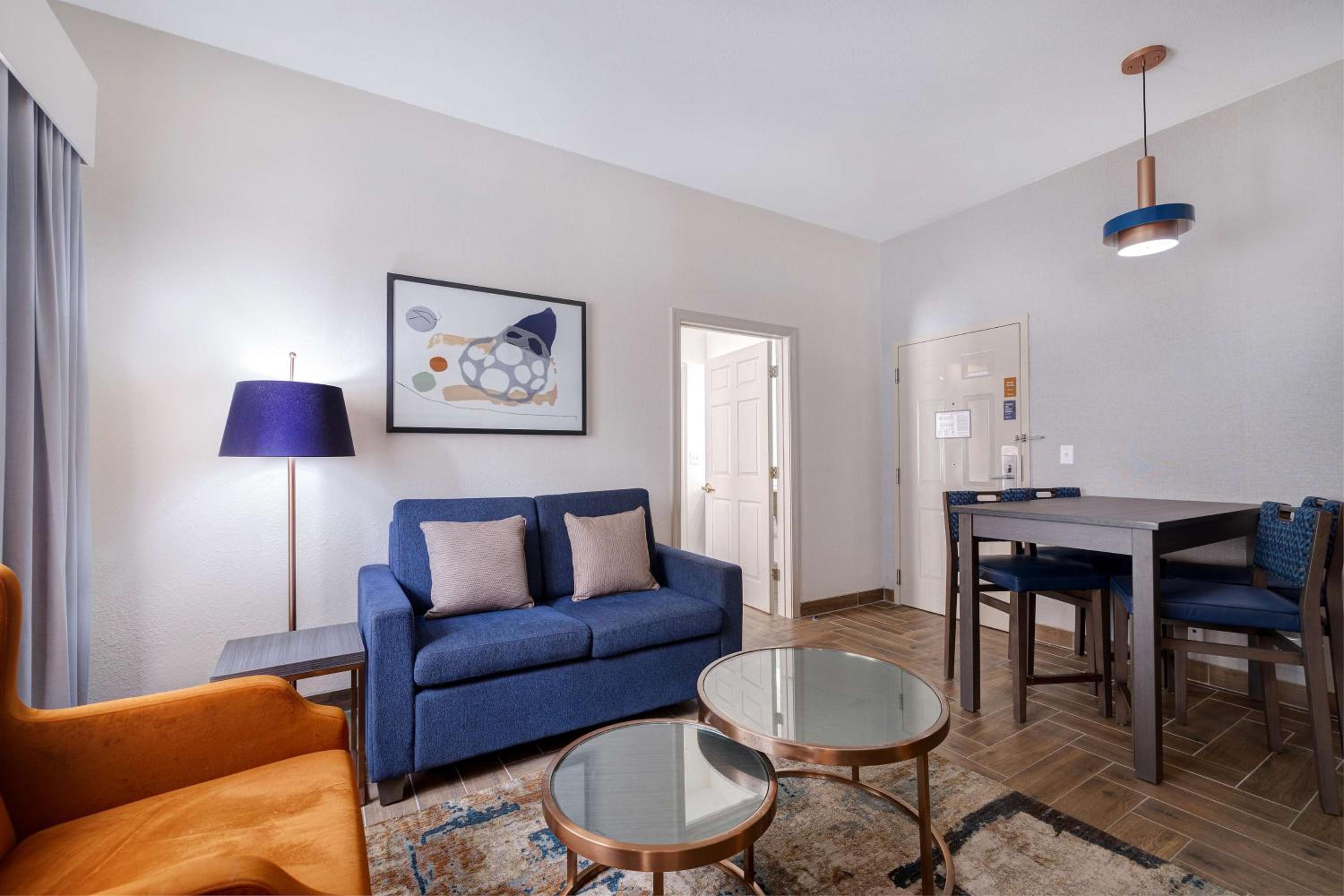 Two-Bedroom King Suite - Non-Smoking - Photo 10