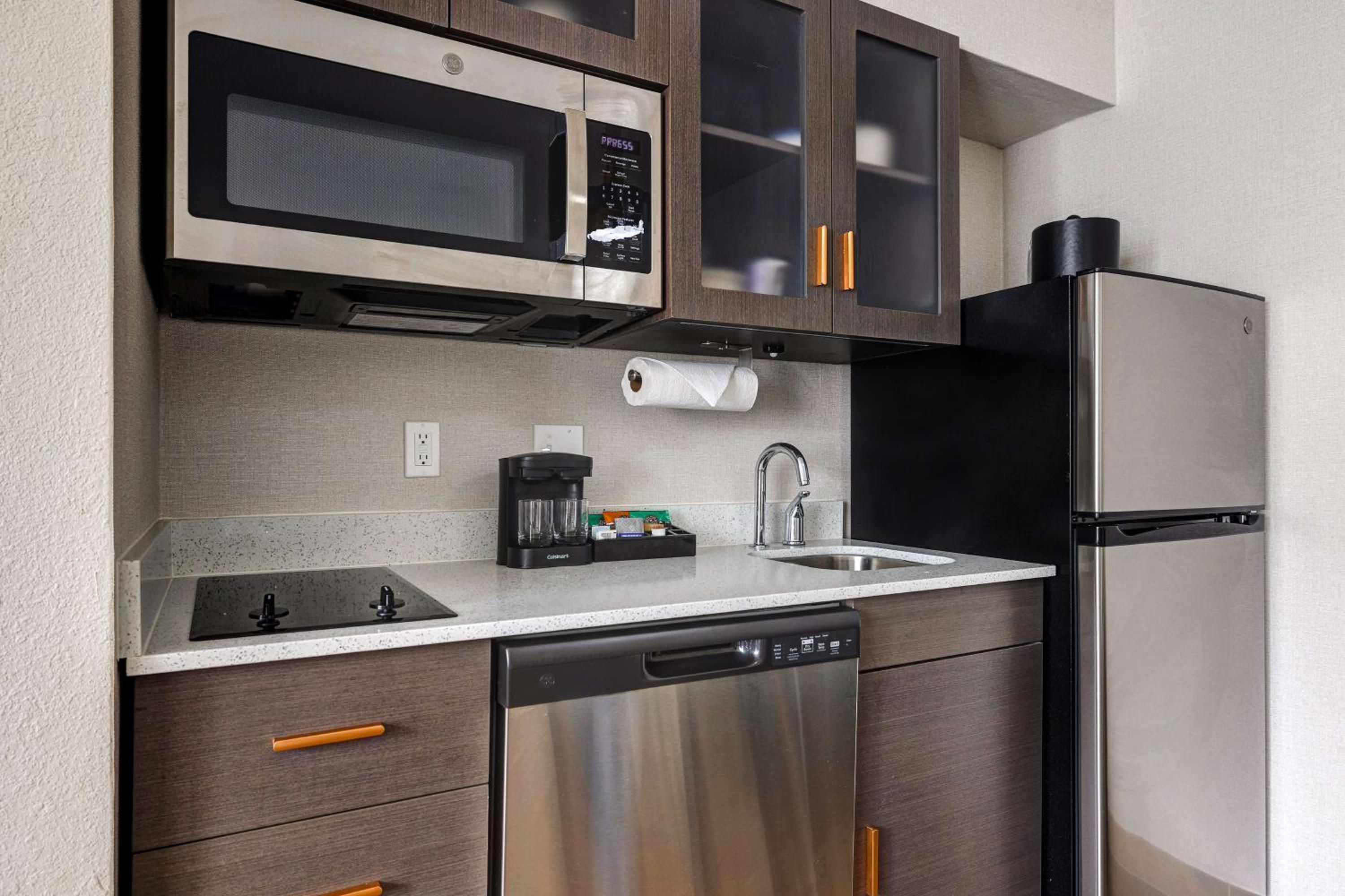 One-Bedroom King Suite - Non-Smoking - Photo 15