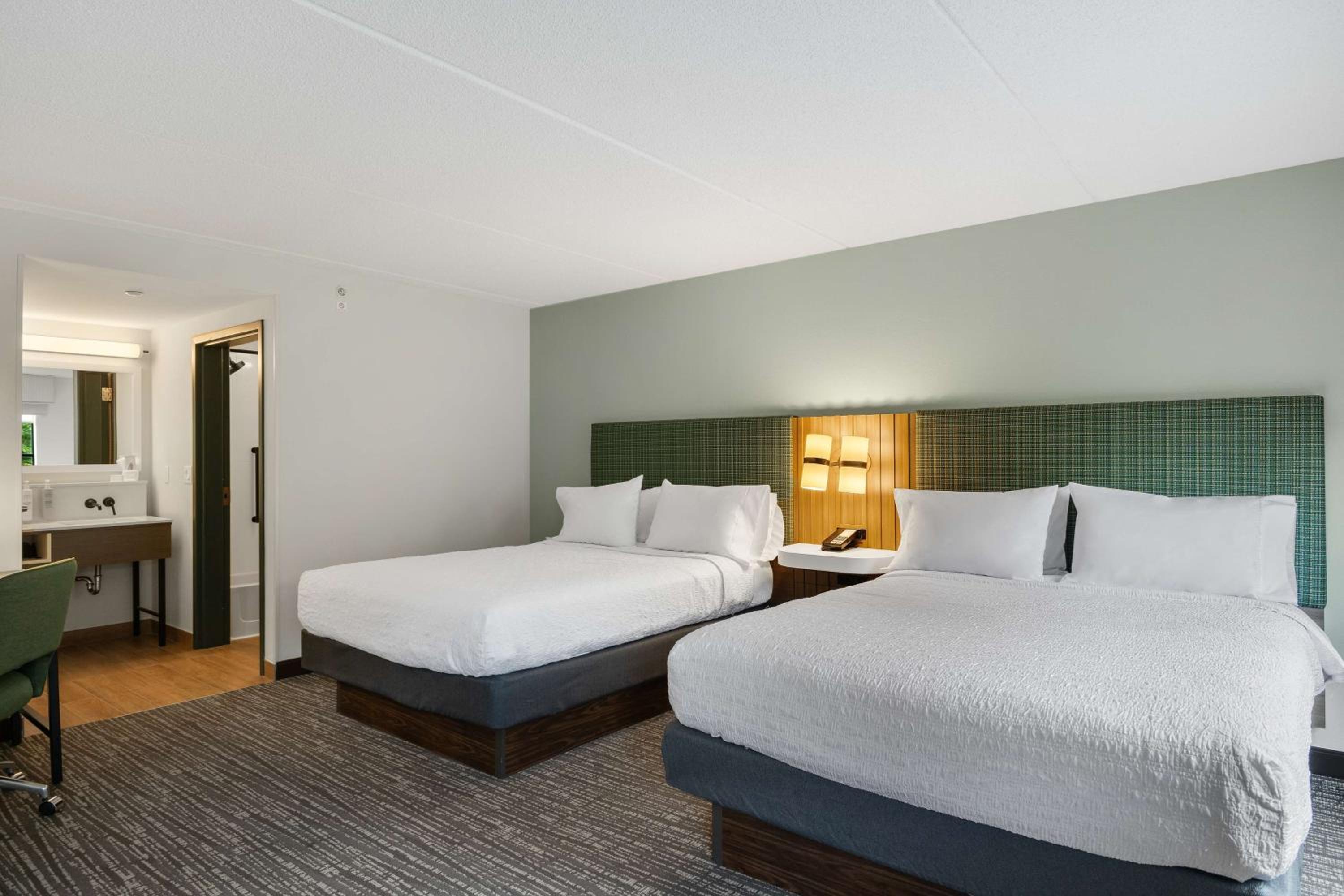 Suite with Two Queen Beds and Sofa Bed  - Photo 4