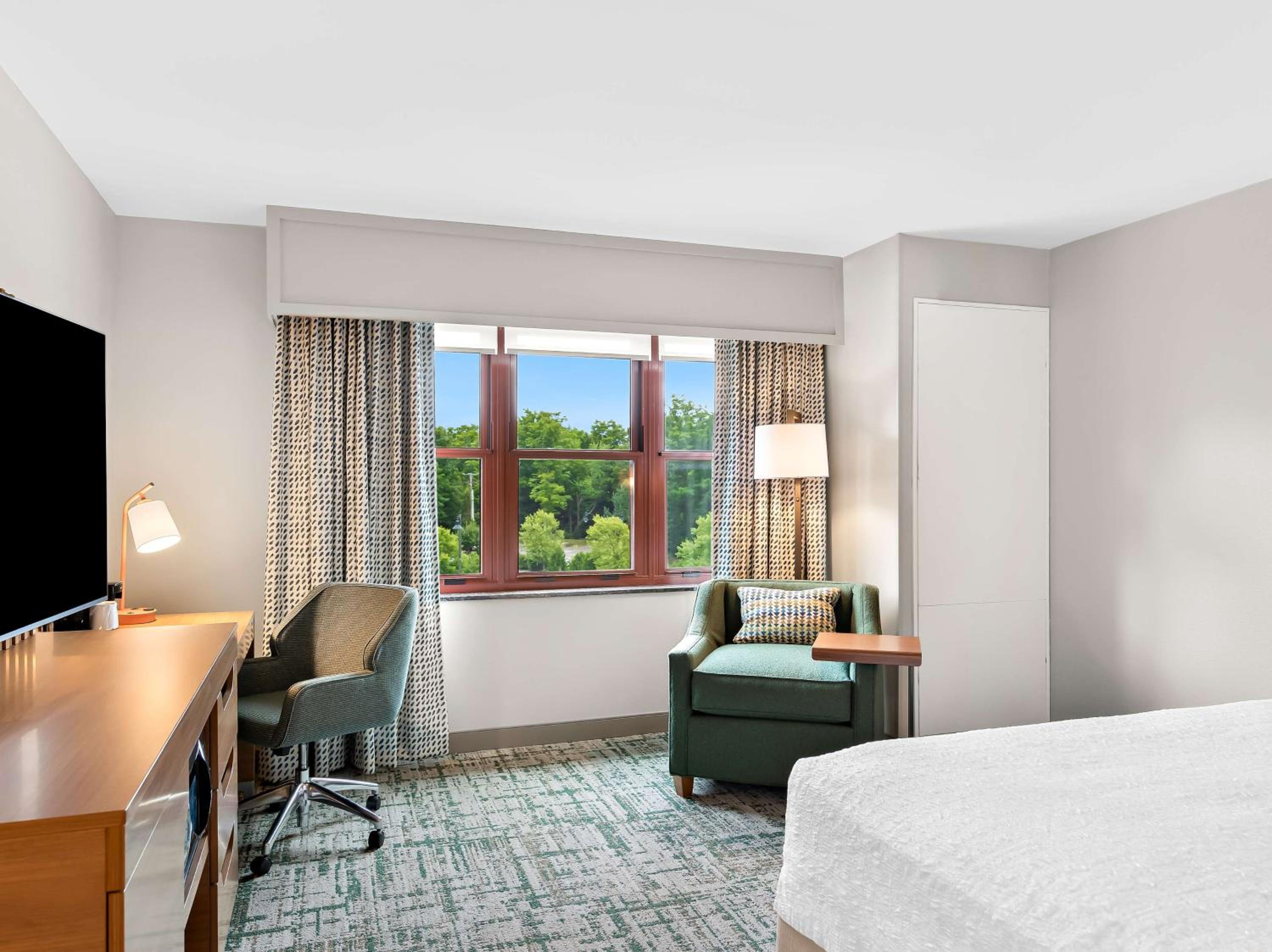 King Room - Non-Smoking at Hampton Inn & Suites Lake Placid in Lake Placid