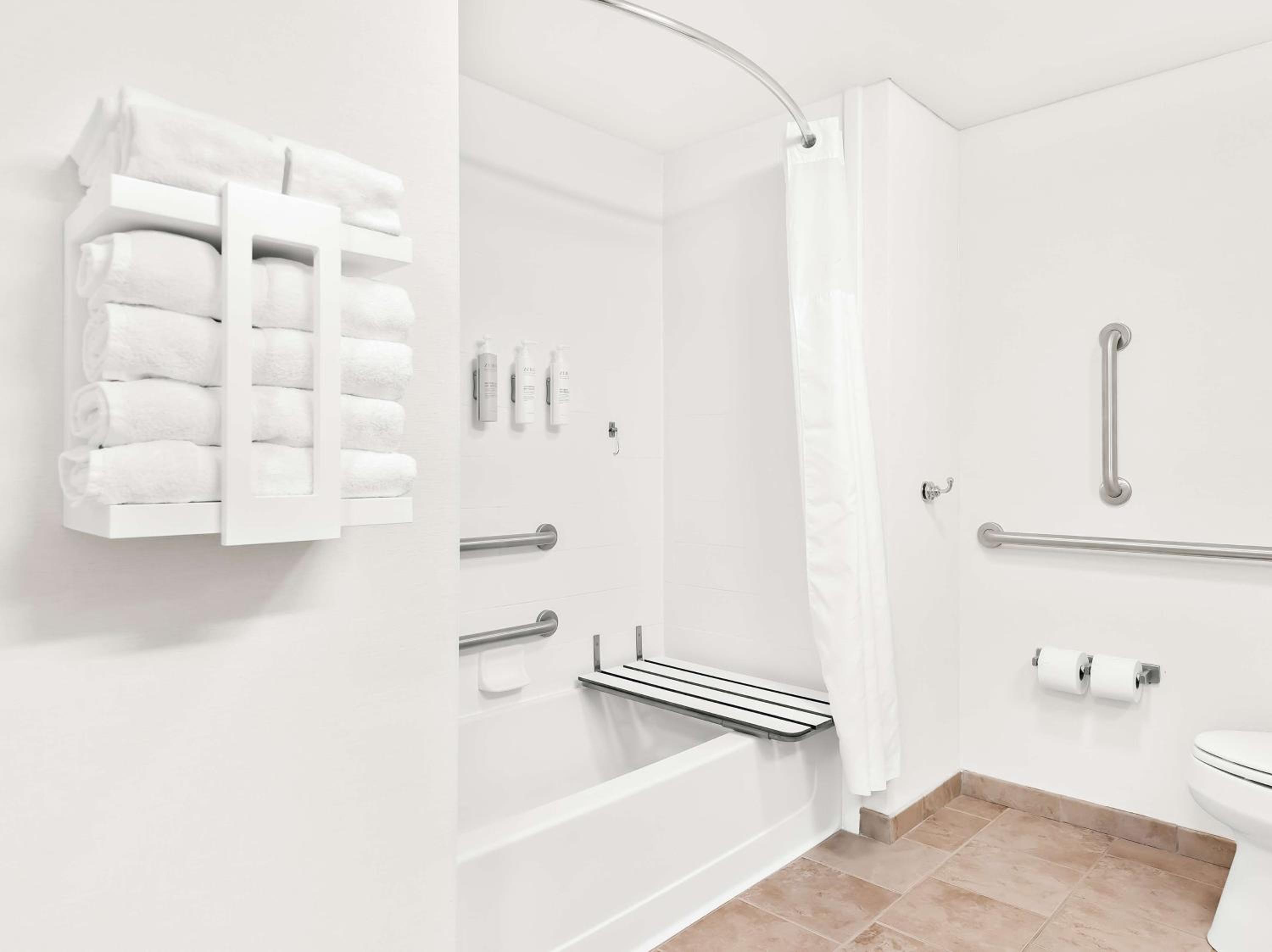 Queen Room with Two Queen Beds Hearing Accessible photo 2