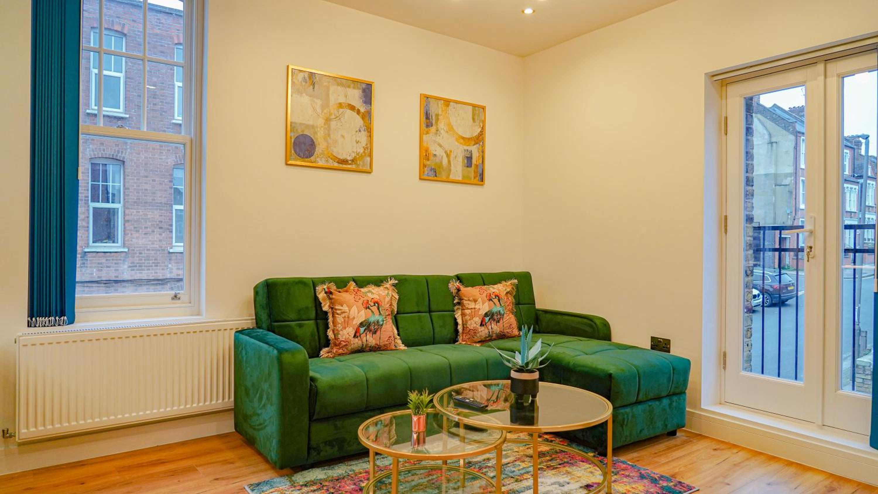 One-Bedroom Apartment photo 2
