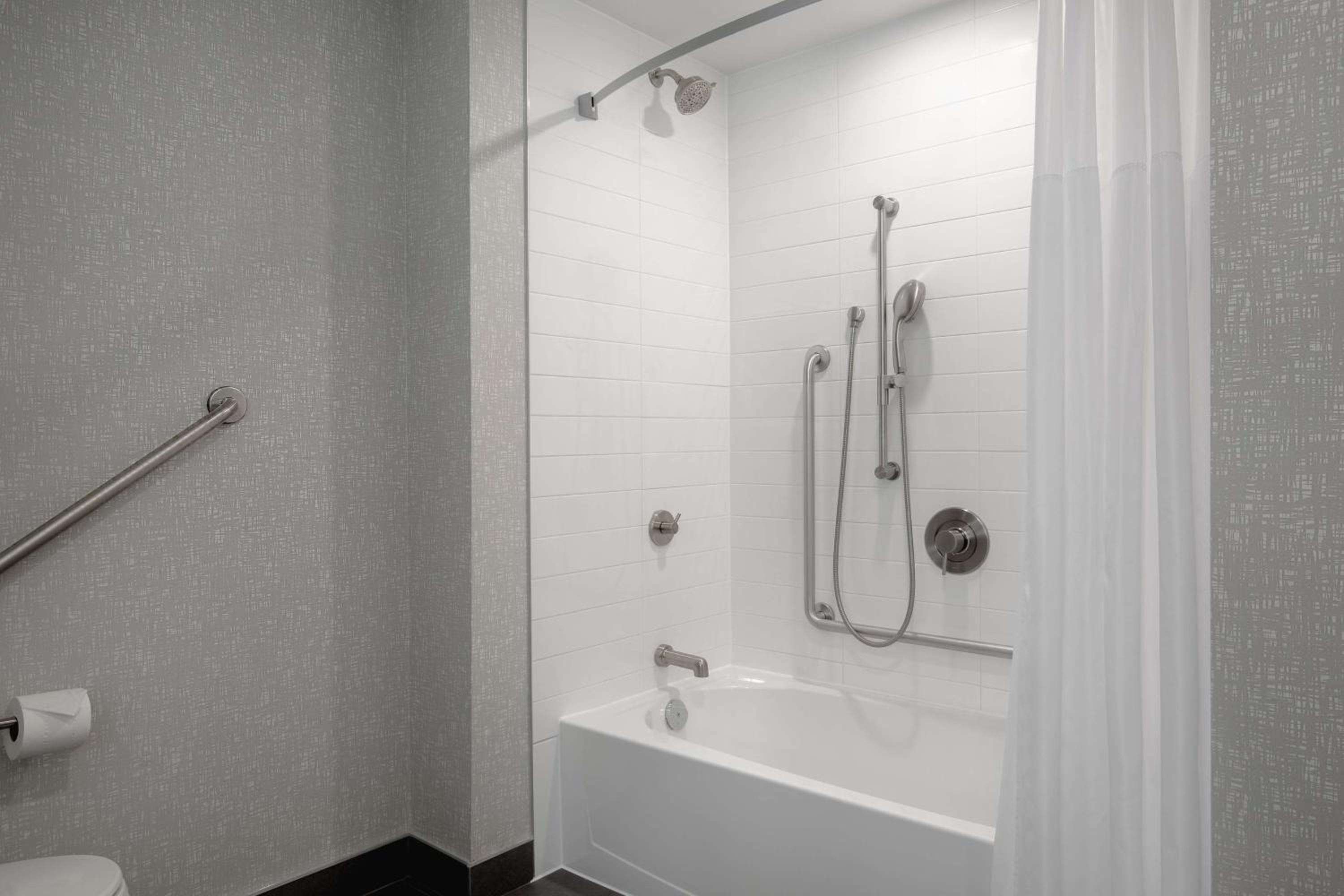 King Room - Disability Access/Non-Smoking