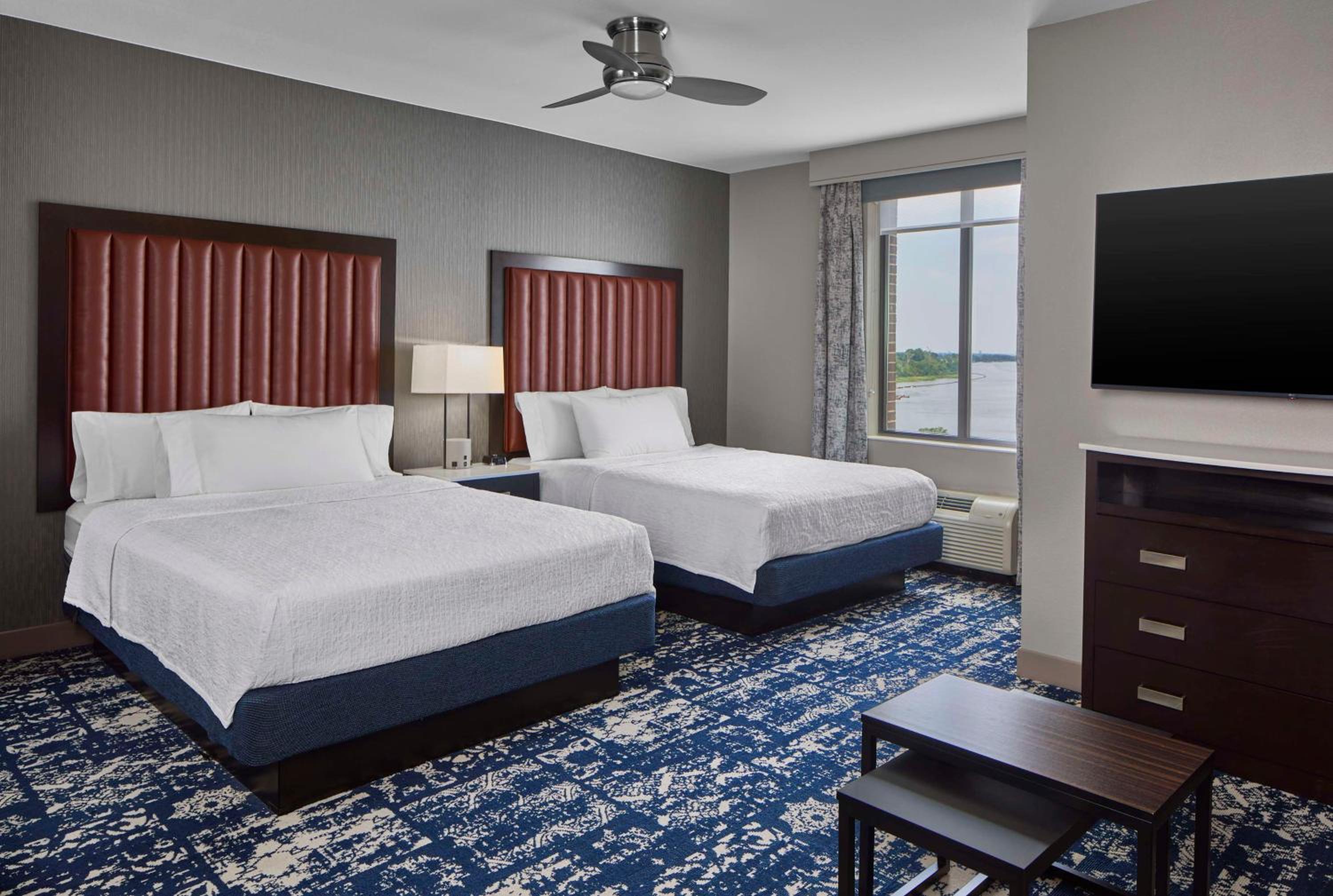 Queen Studio with Two Queen Beds with River View