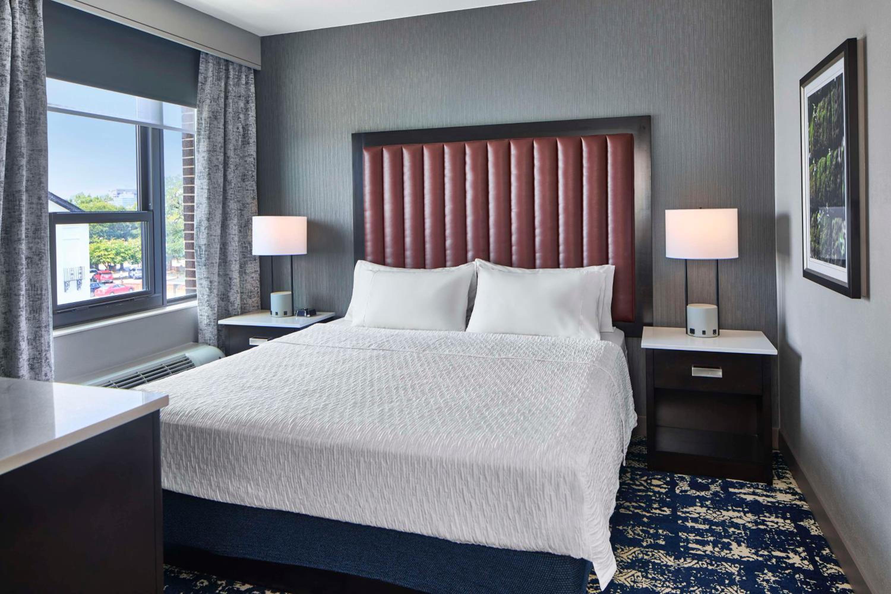 King Suite with Balcony and River View