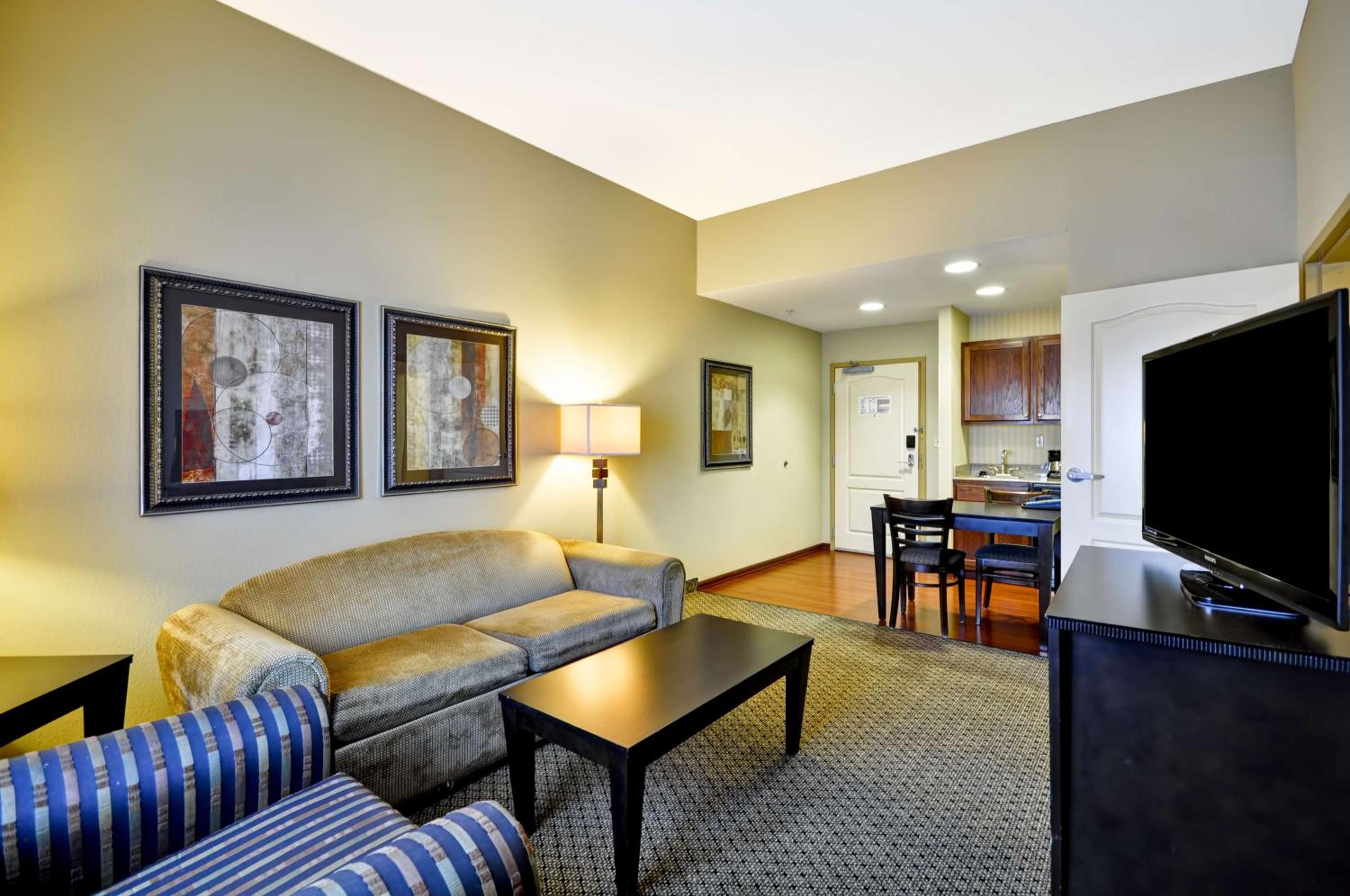 One-Bedroom King Suite - Non-Smoking - Photo 1