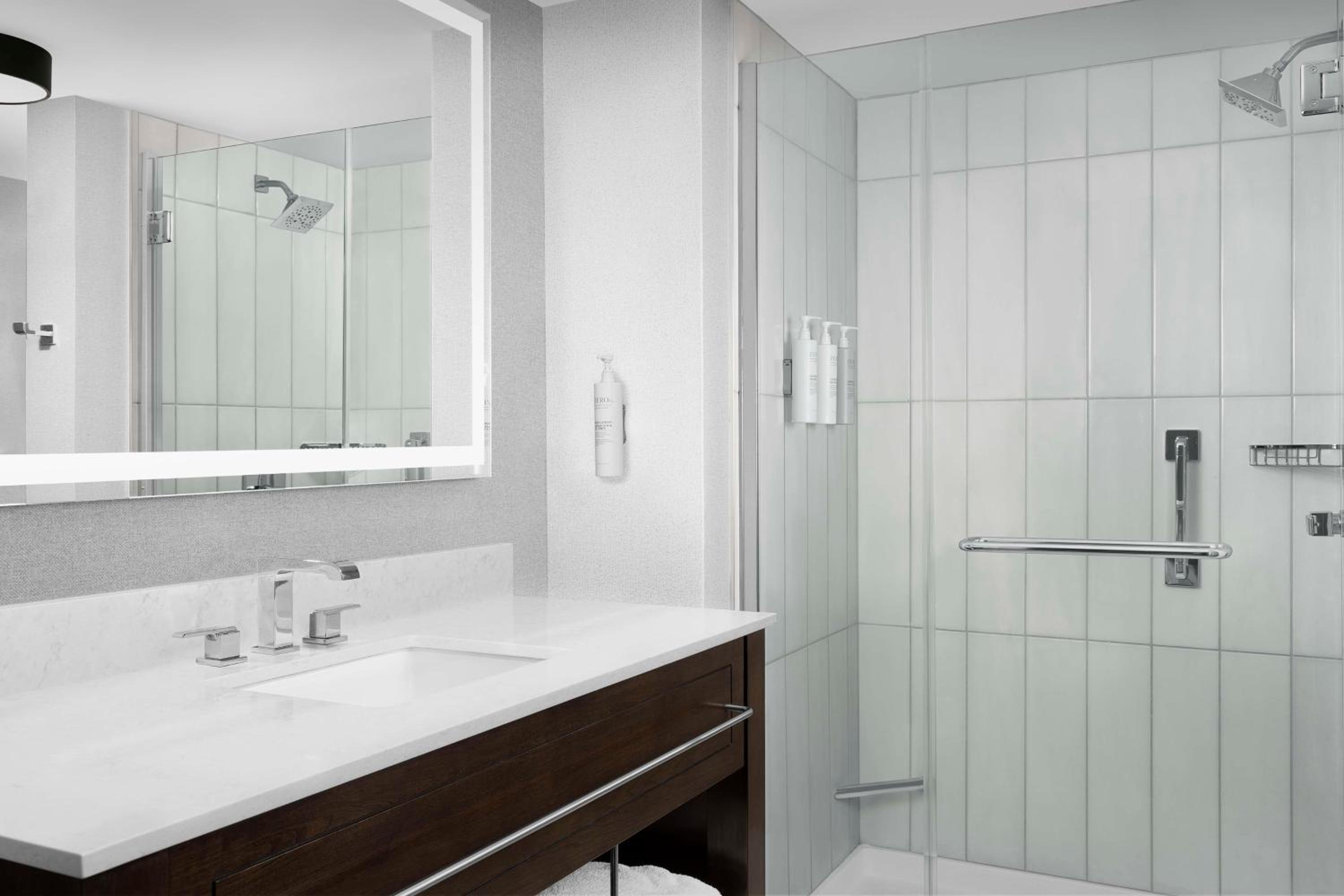 Two-Room King Suite - Non-Smoking - Photo 2