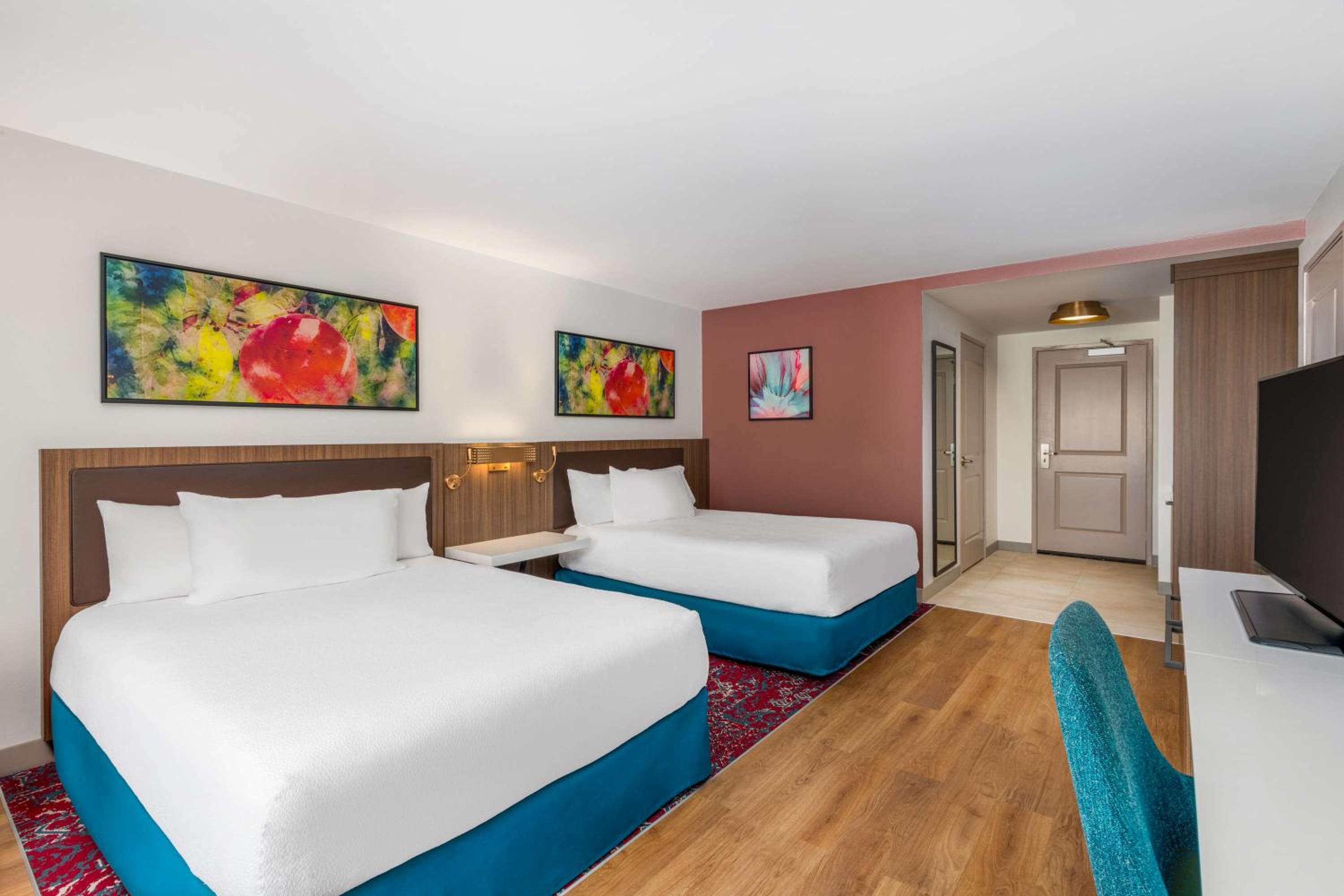 Queen Room with Two Queen Beds and Roll-In Shower - Mobility Access - Photo 1
