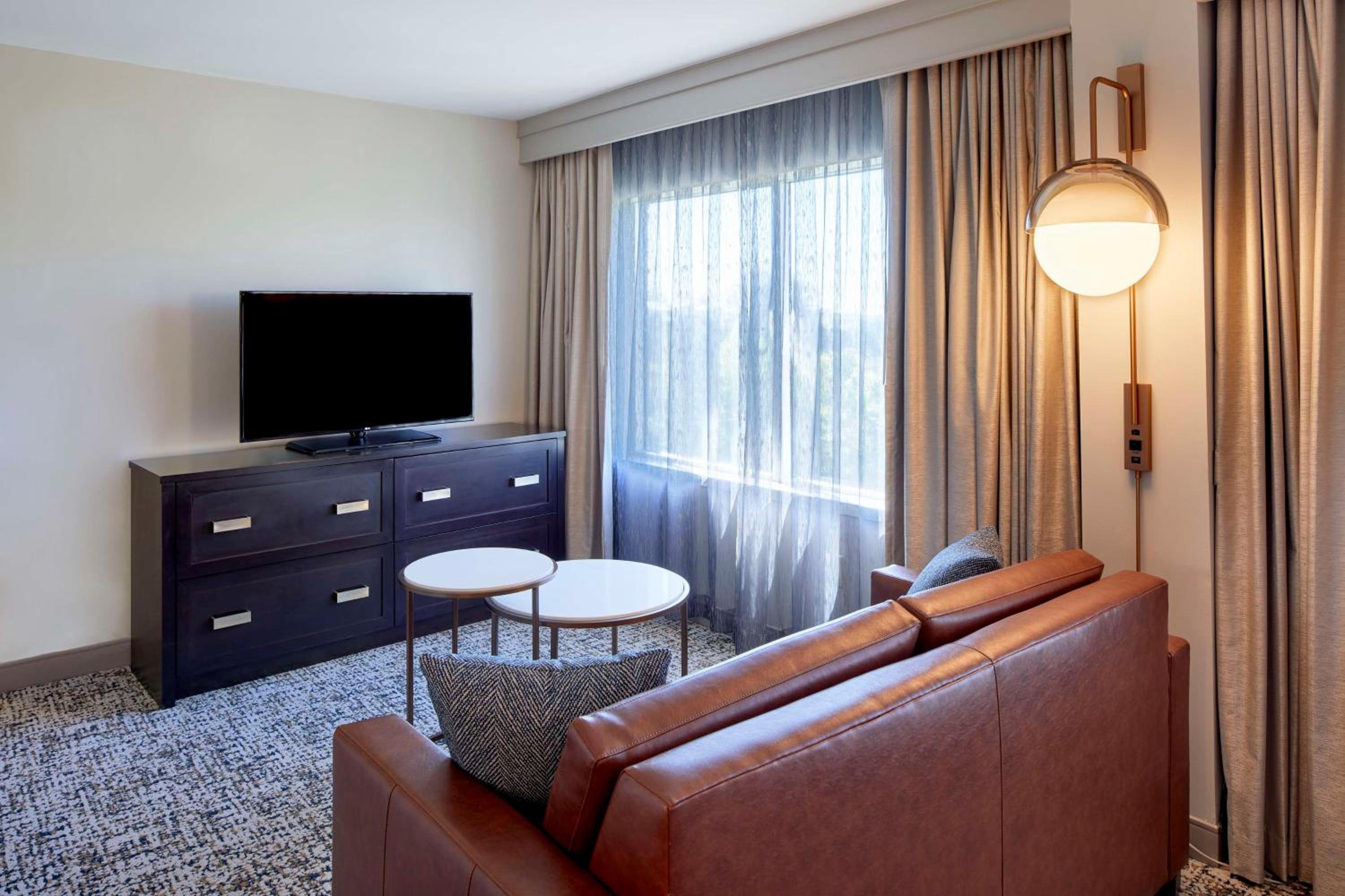 King Corner Room with Sofa Bed - Photo 1