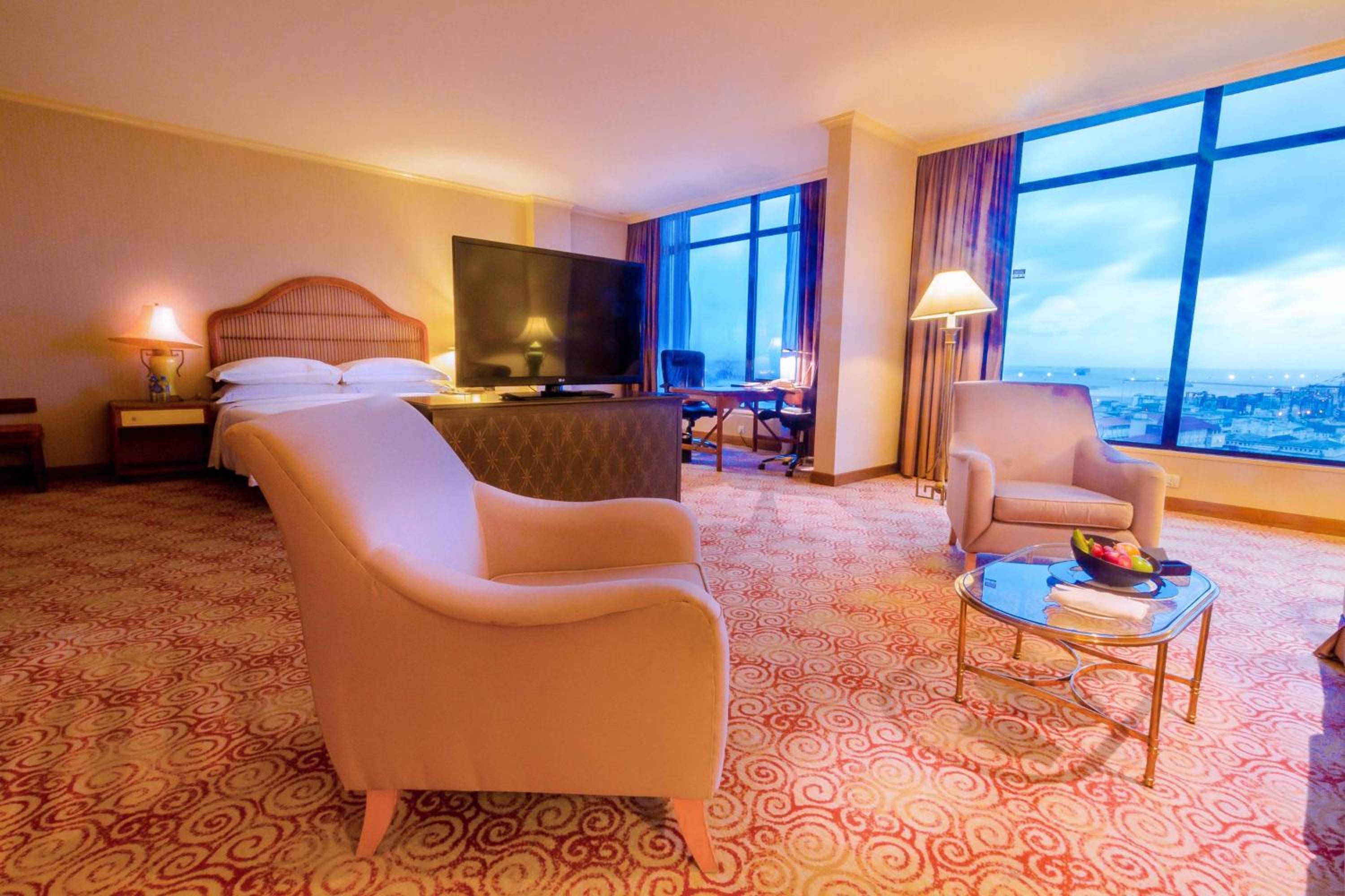 Business King Suite photo 1