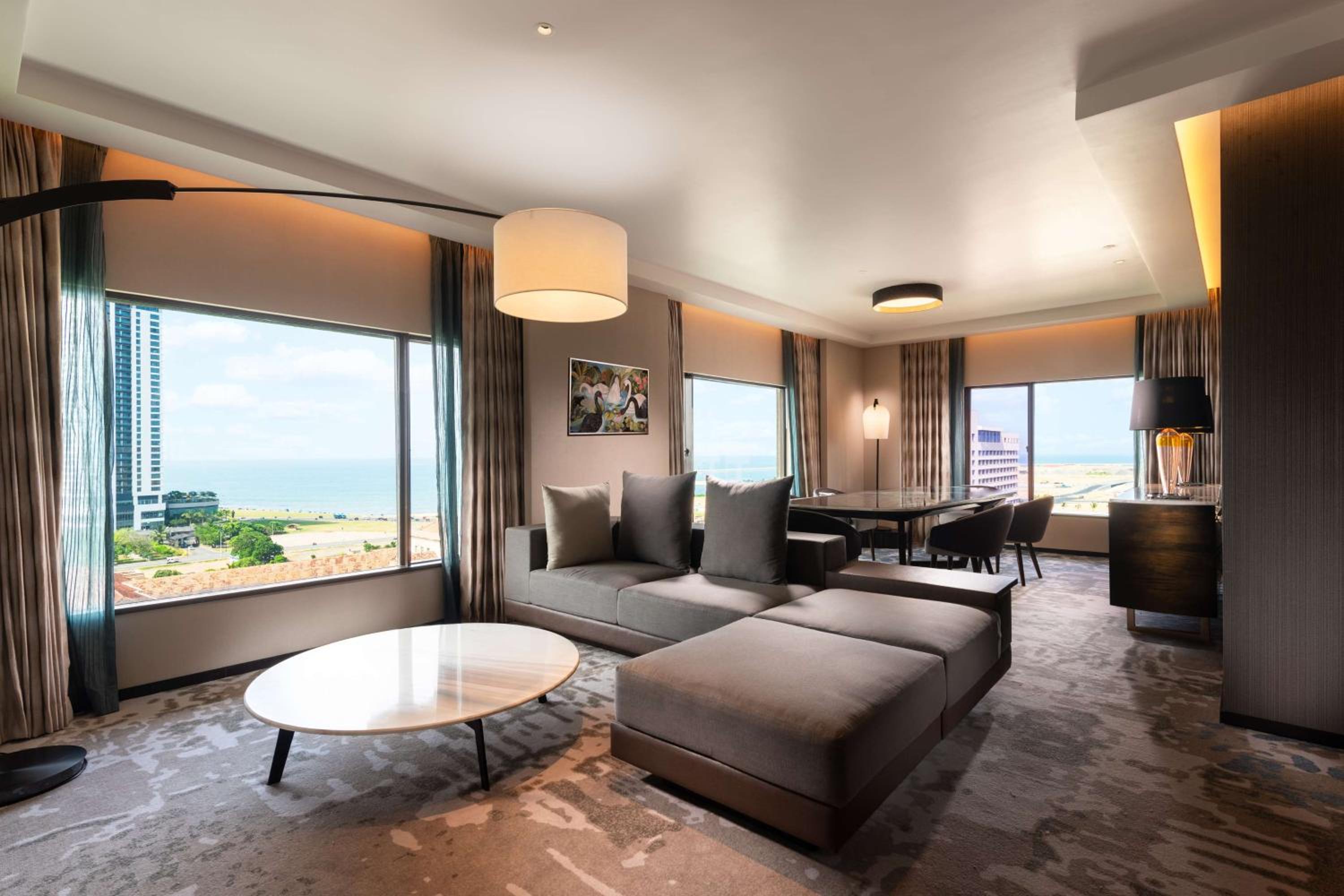 Deluxe King Suite with Sea View - Photo 1