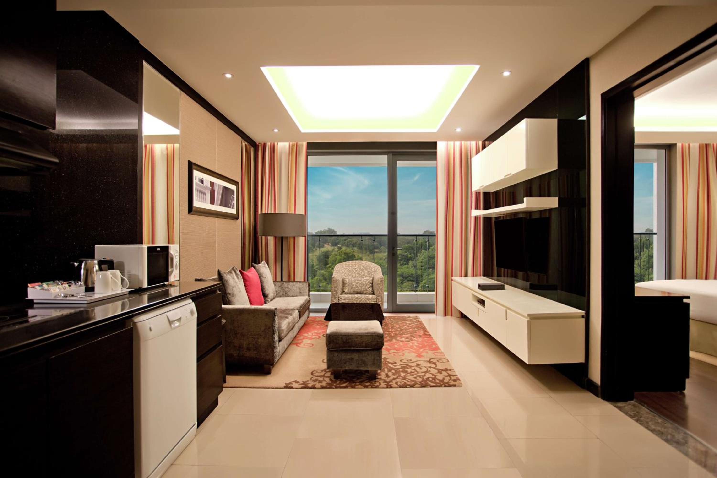 Three-Bedroom Suite with Balcony