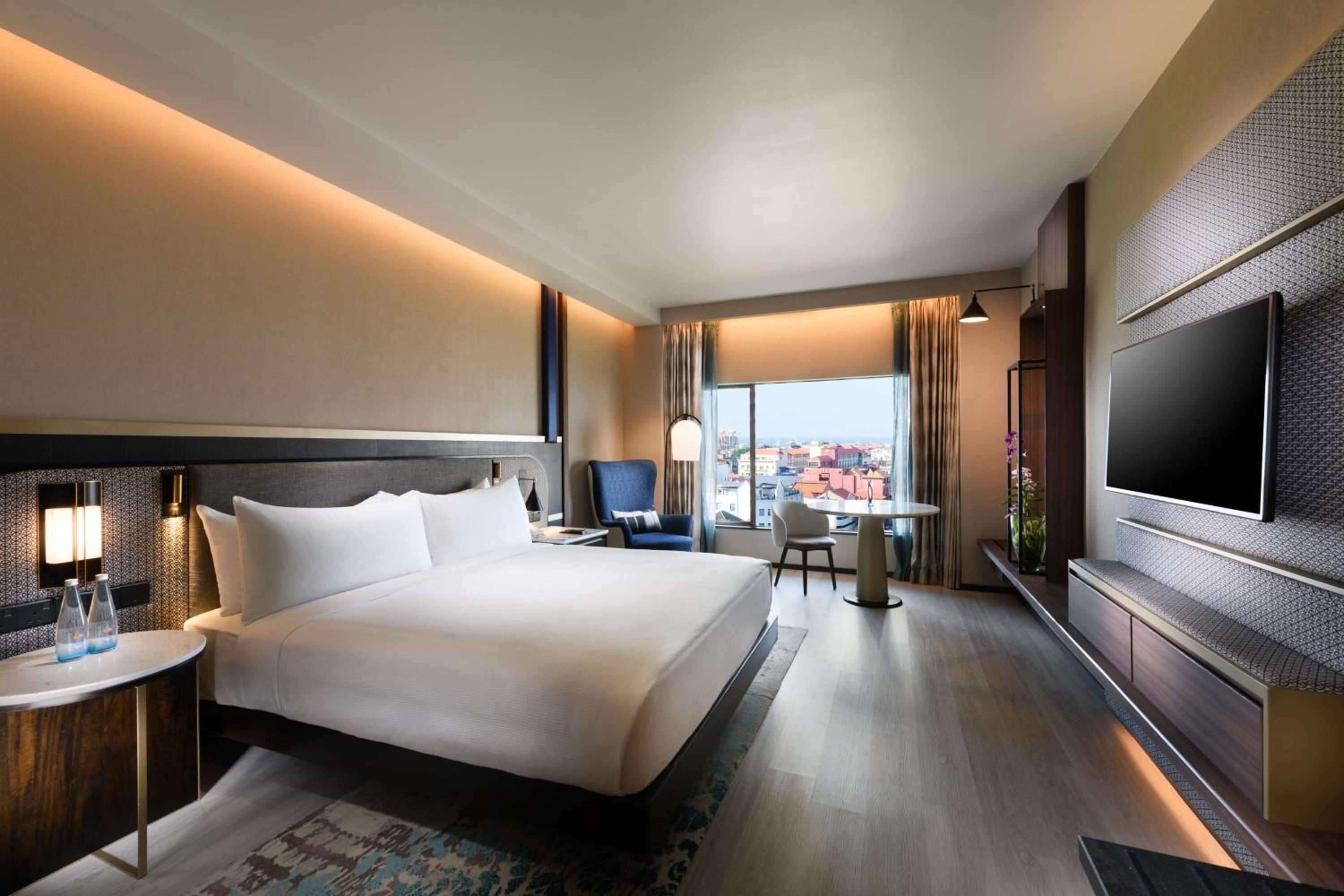 Superior King Room - Photo 1