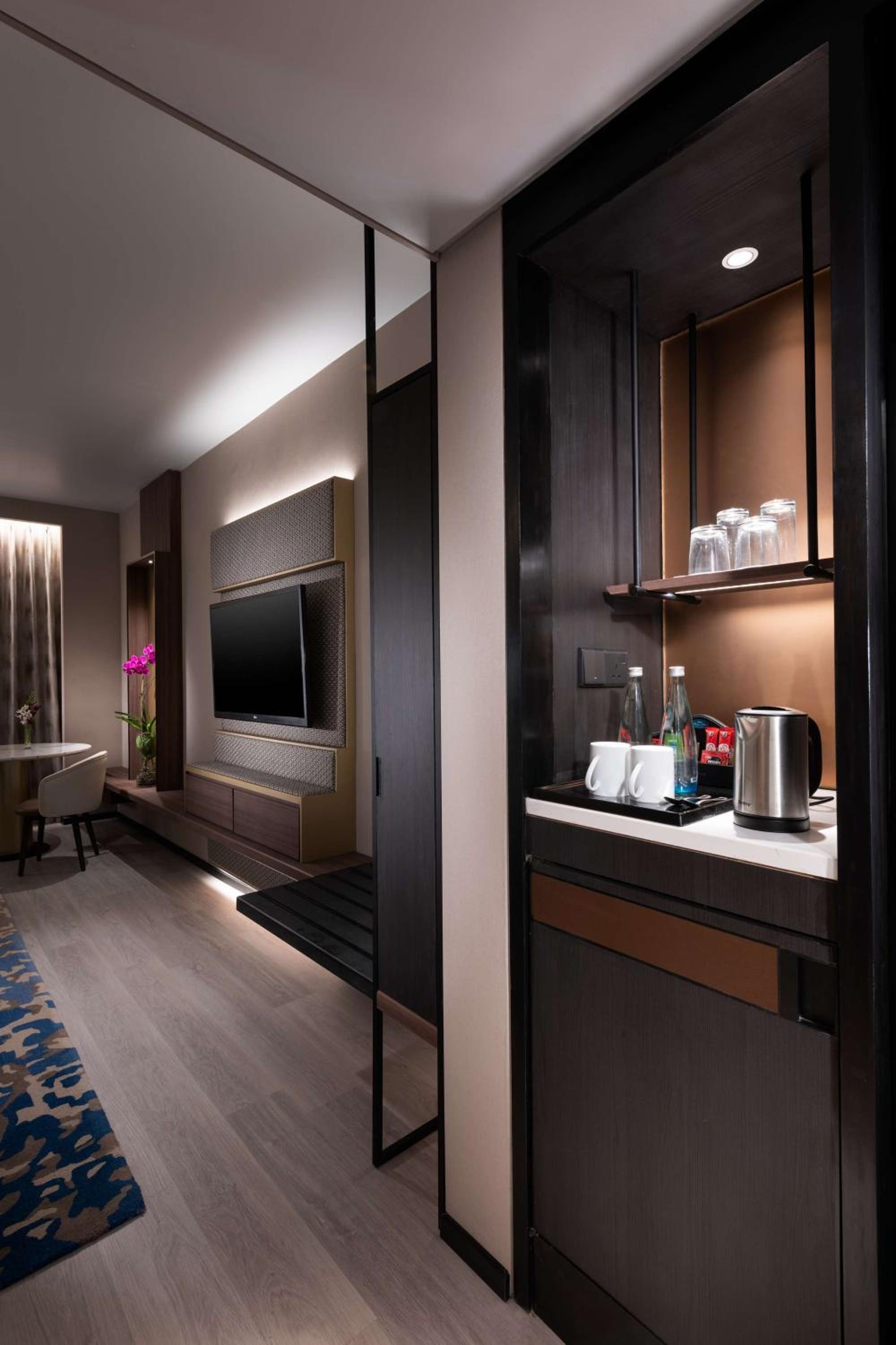 Deluxe King Room with Sea View - Photo 5