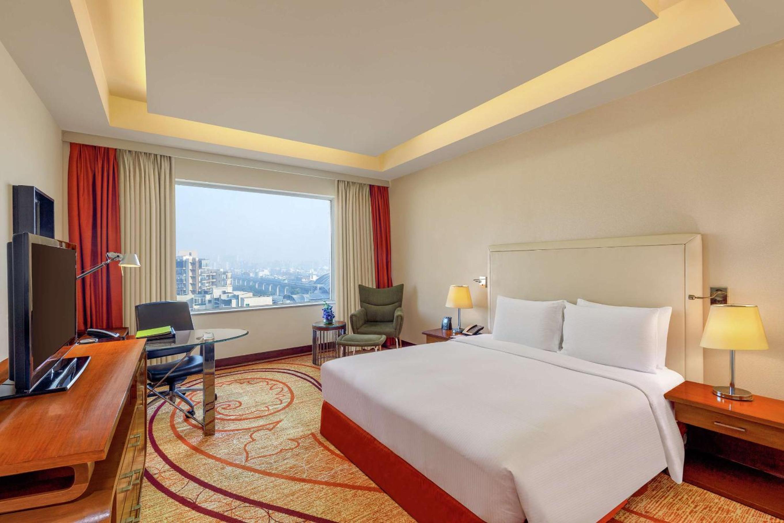 Premium King Room - Photo 1