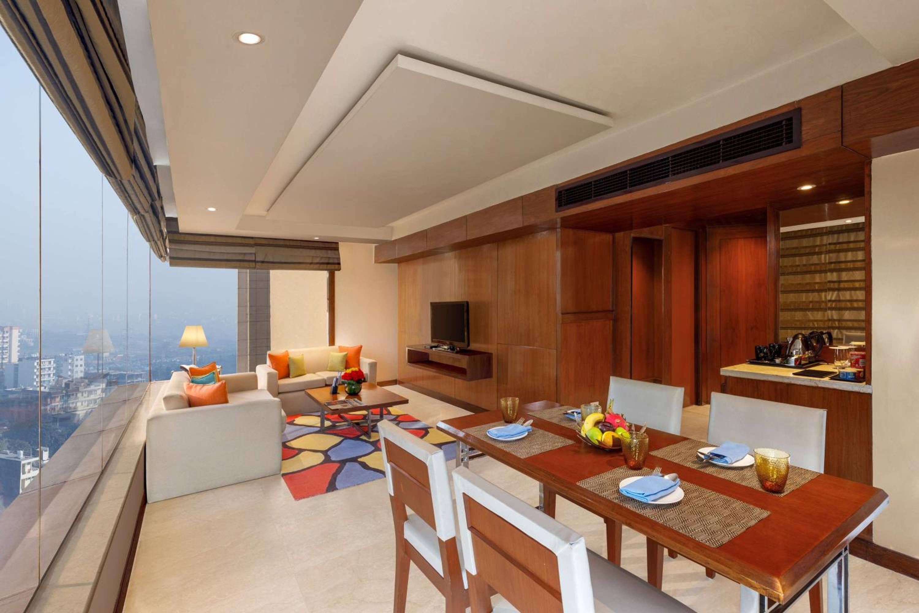 Terrace Suite with Lounge Access - Photo 7