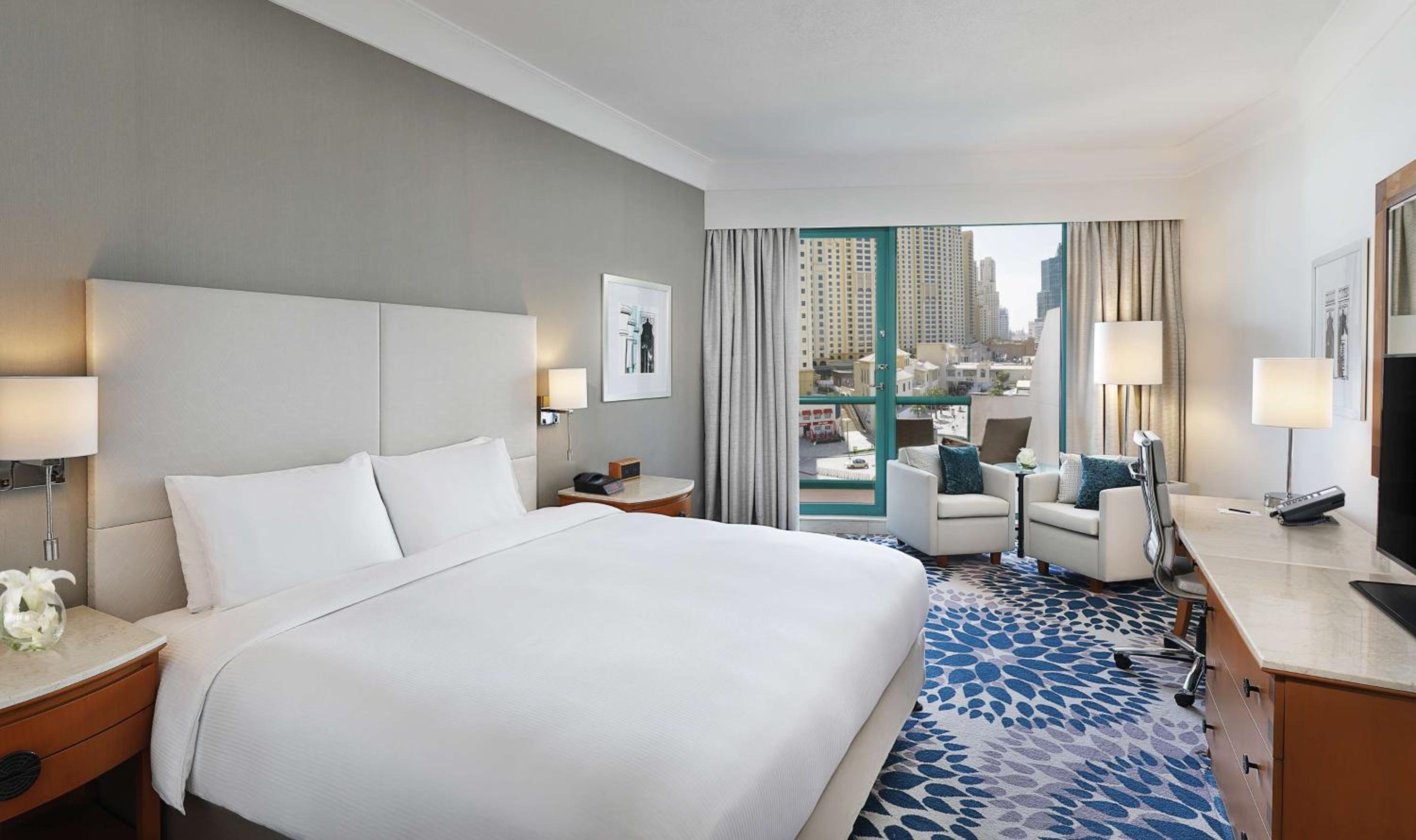 Executive King Suite with Sea View thumbnail 5