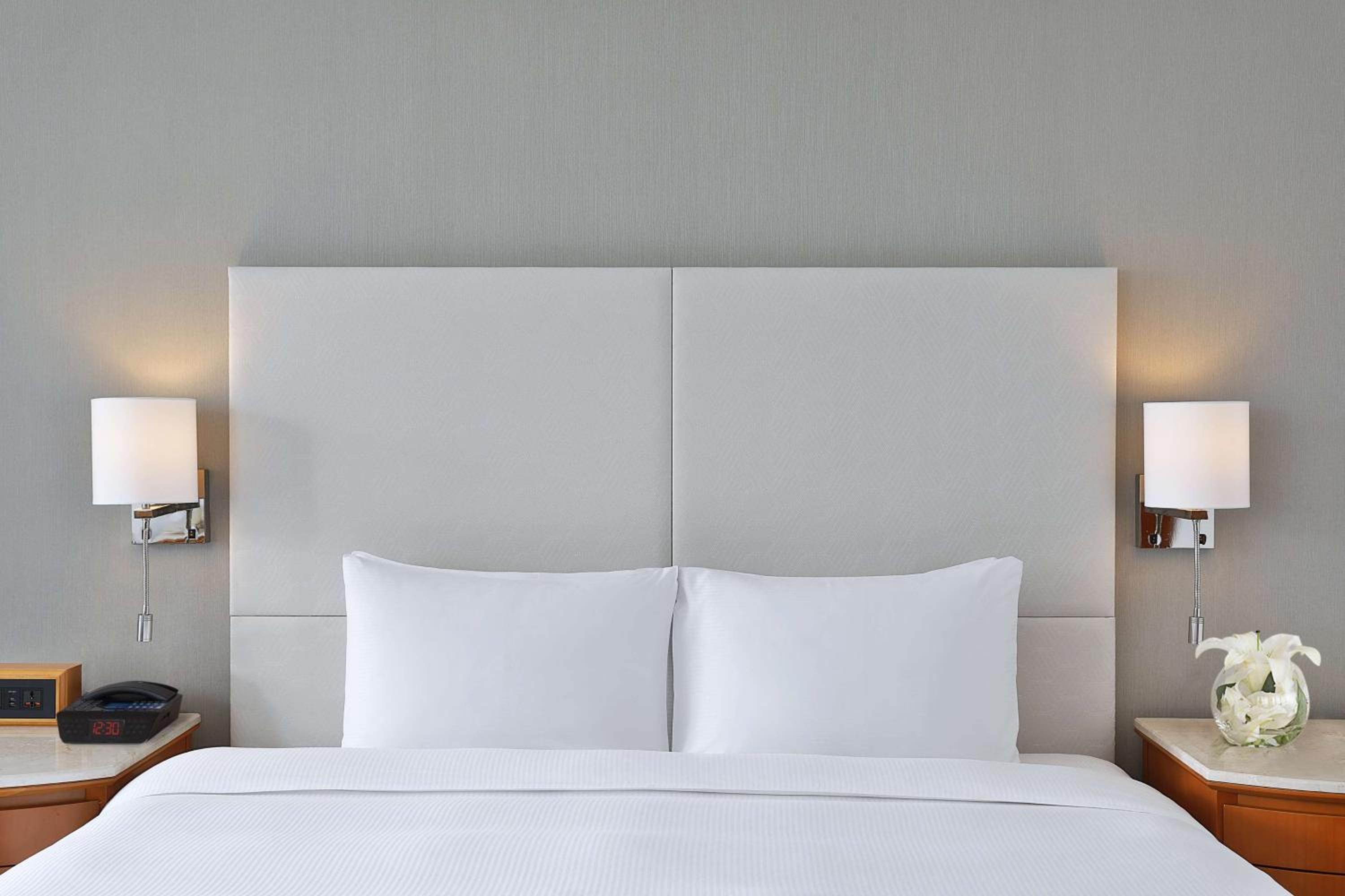 Deluxe Queen Room with Two Queen Beds, Ain Dubai and Sea View
