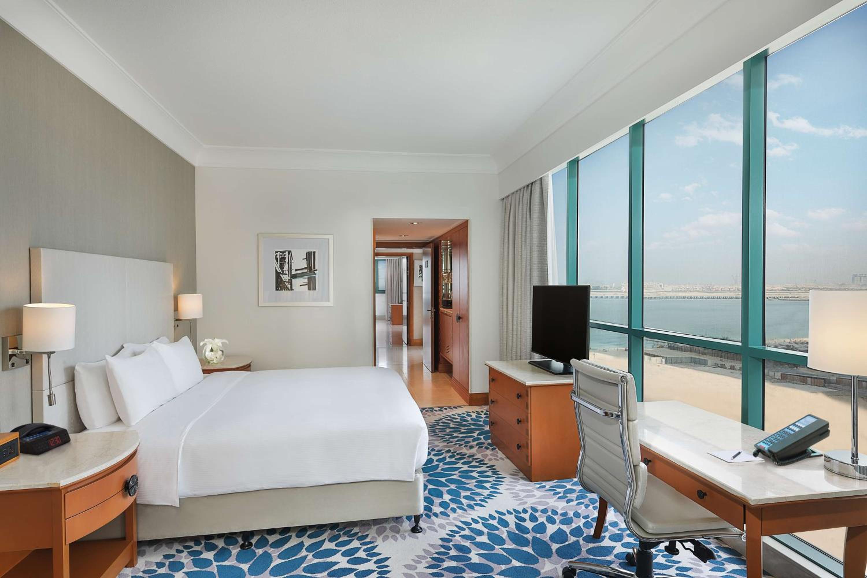 King Executive Room with Sea View and Balcony