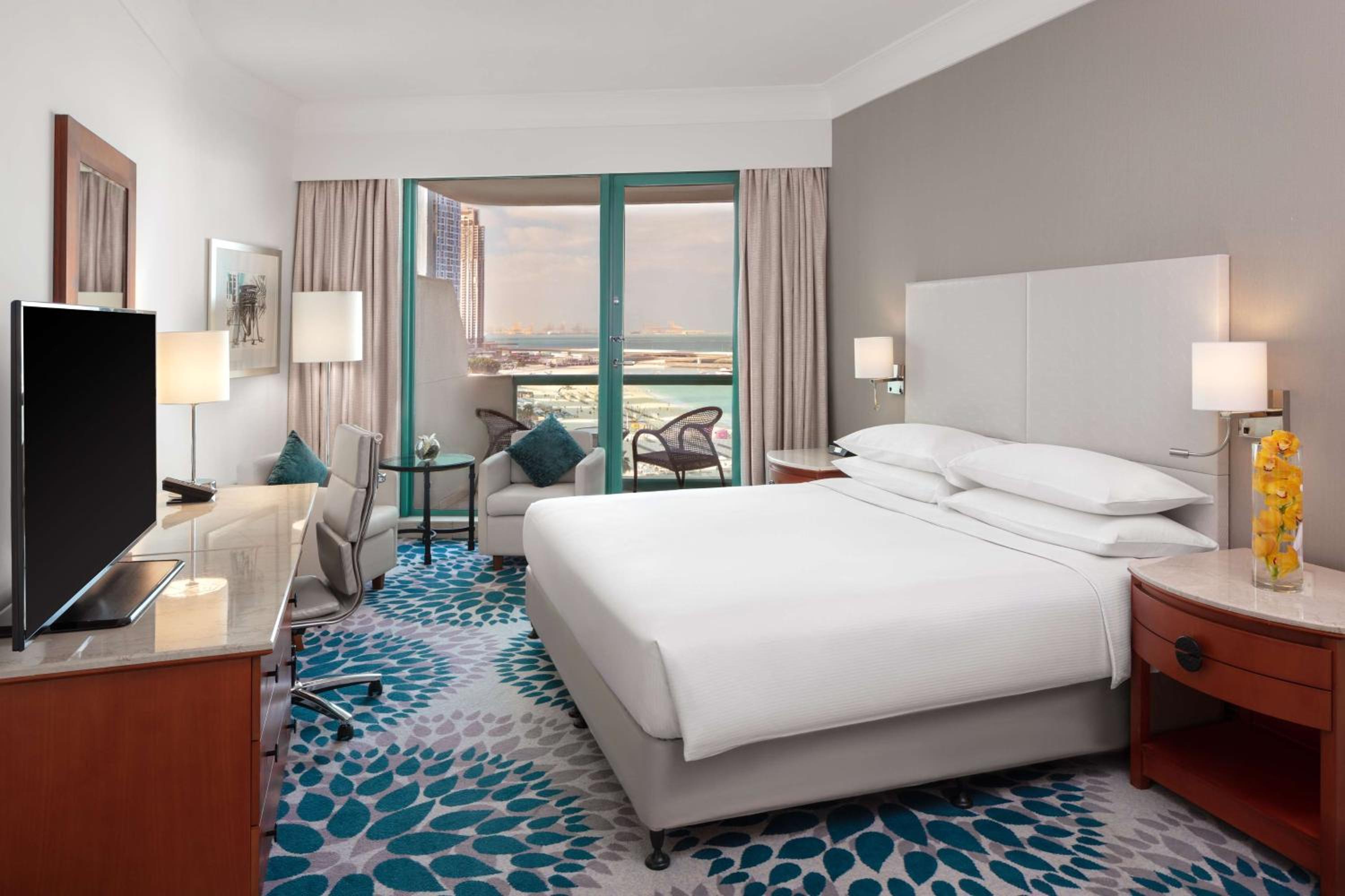 Gulf King Suite with Sea View and Balcony thumbnail 6