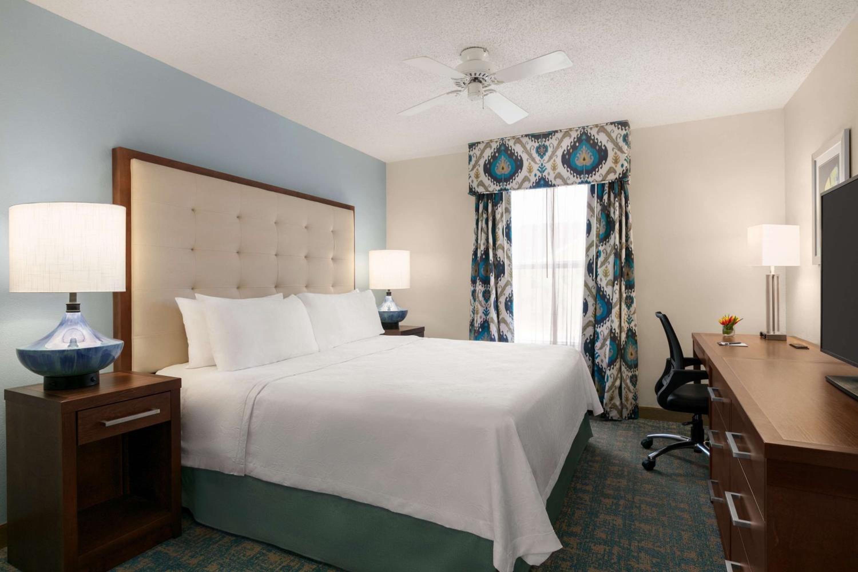 One-Bedroom King Suite - Non-Smoking - Photo 1