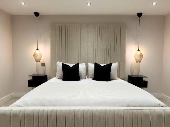 Three-Bedroom House photo 1