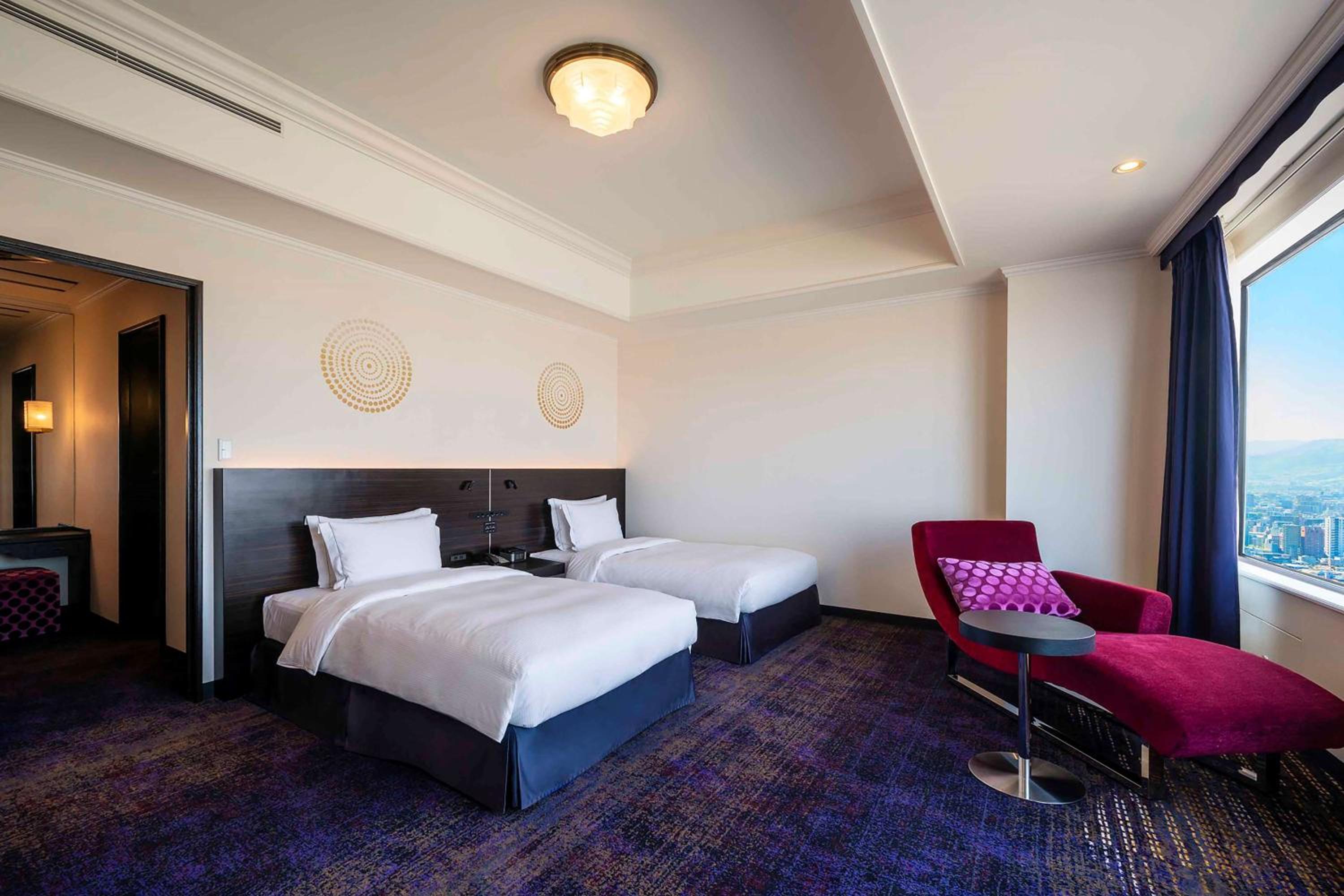 Executive Twin Suite