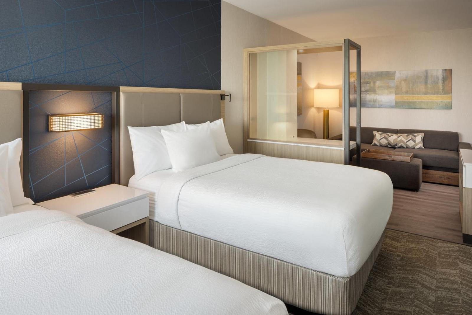 Queen Suite with Two Queen Bed photo 1