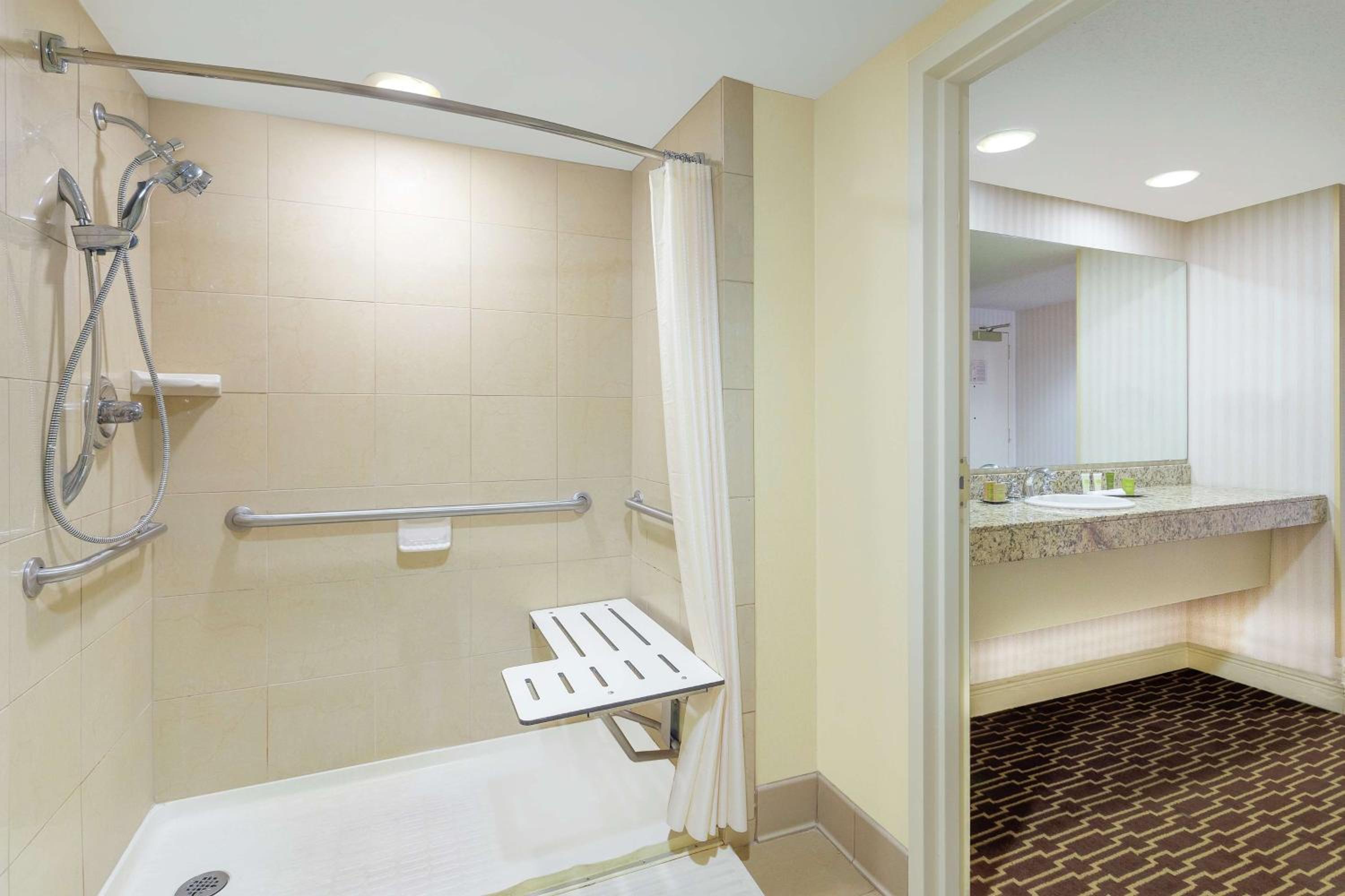Queen Room with Two Queen Beds and Roll-In Shower - Mobility Access - Photo 2